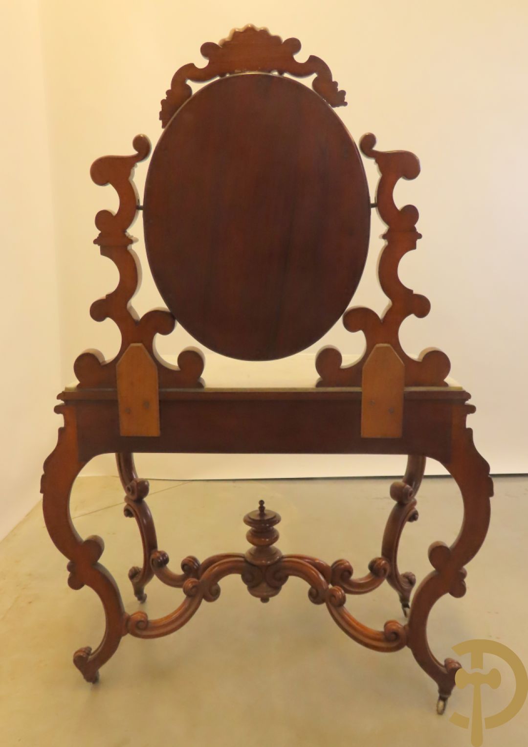 Opschiktafel Louis Philippe met accanthusranken, ovale spiegel en marmeren blad op voluutvormige poten