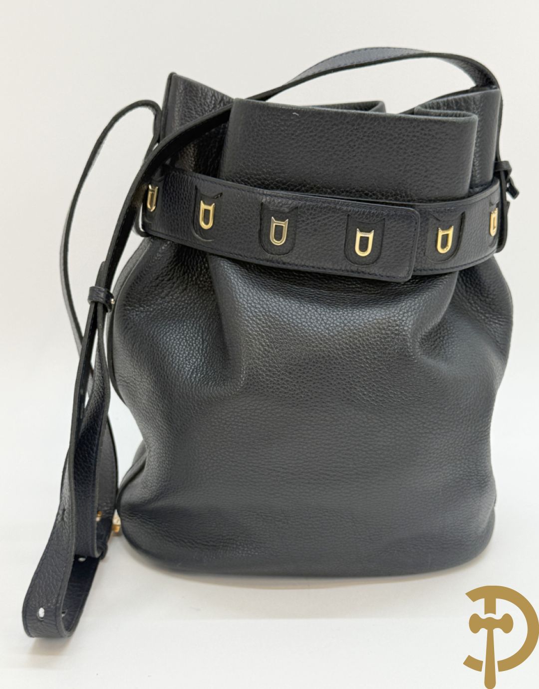 Blauw gekorreld lederen schoudertas model Le Calicot en openklapbare geldbeugel, Delvaux,