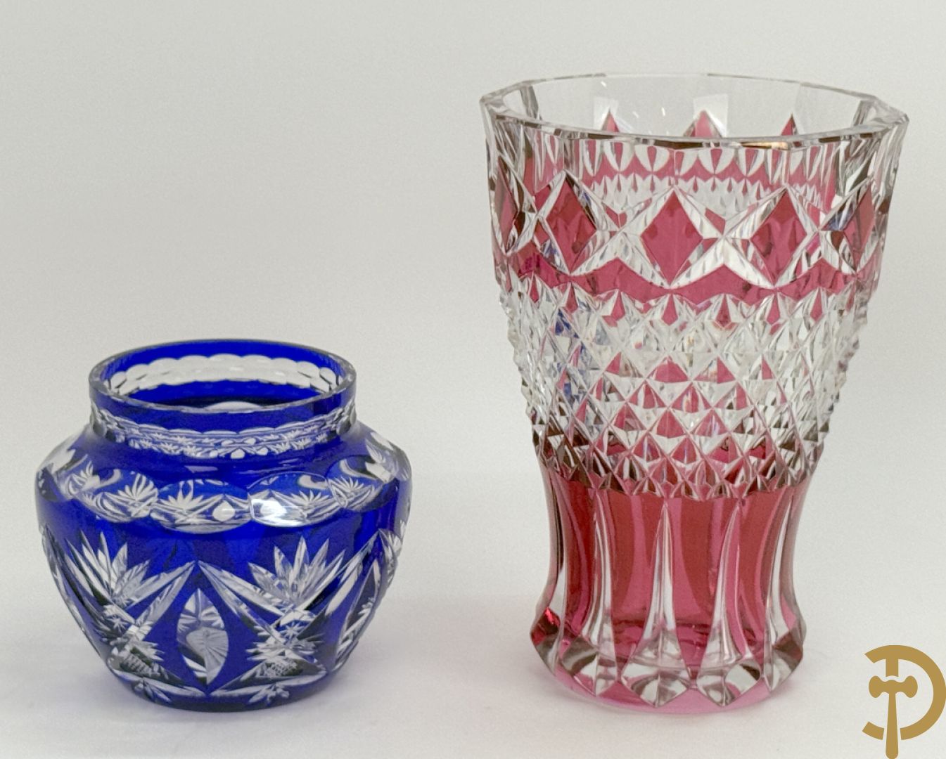 Val Saint Lambert : Rode kristallen vaas + blauwe pique fleur