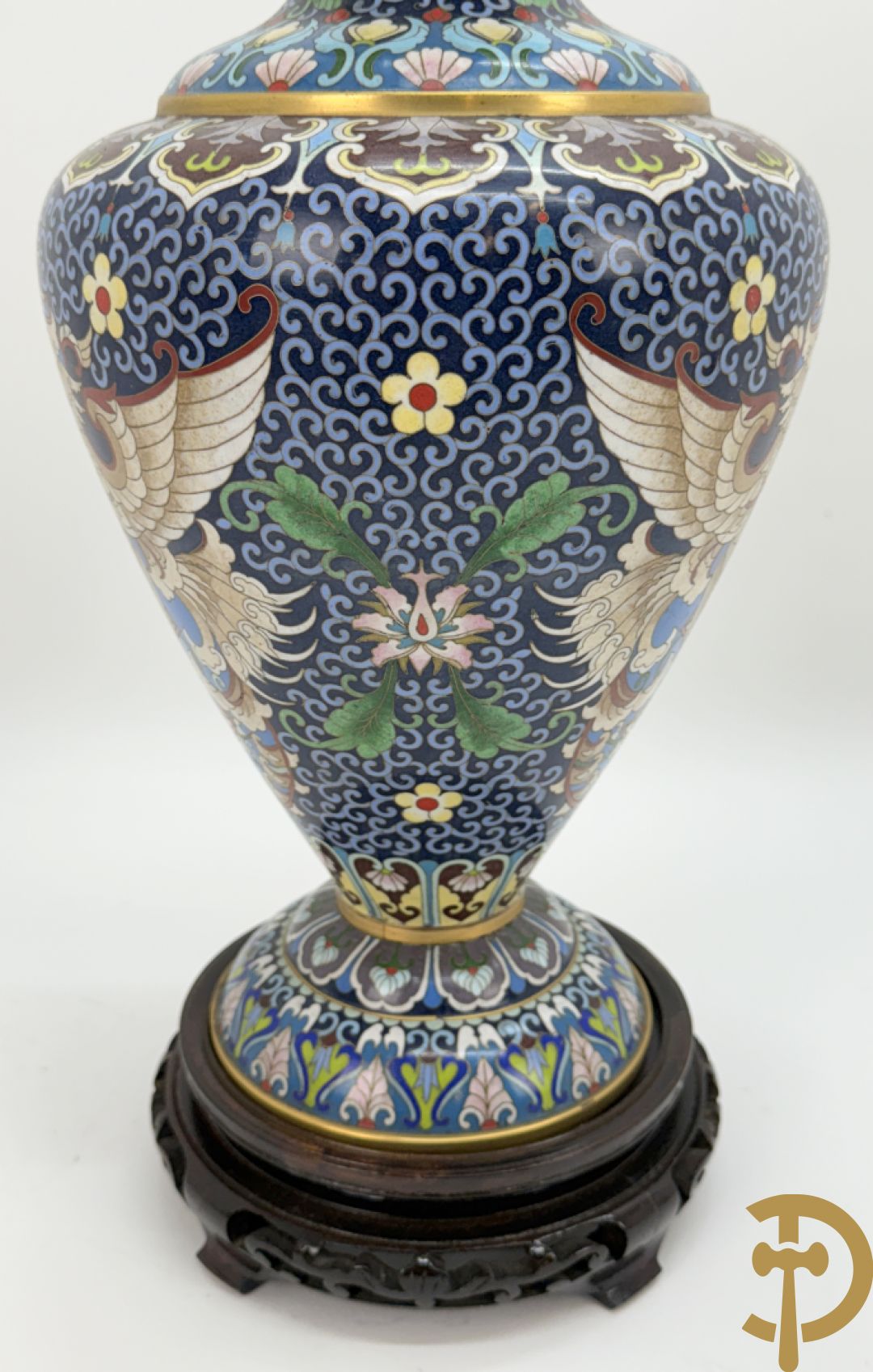 Paar cloisoné vazen met bloemen- en vogeldecor