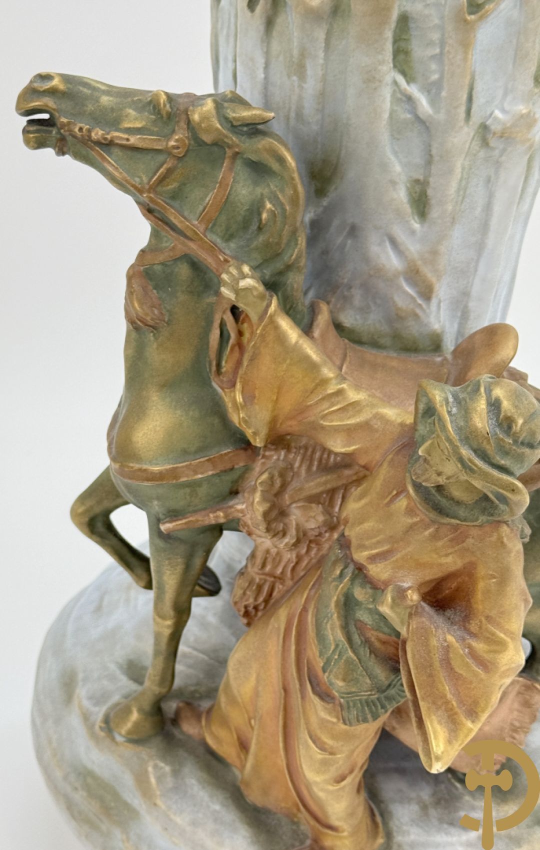 Paar Austria vazen bezet met orientaalse ruiters, nummer 4935