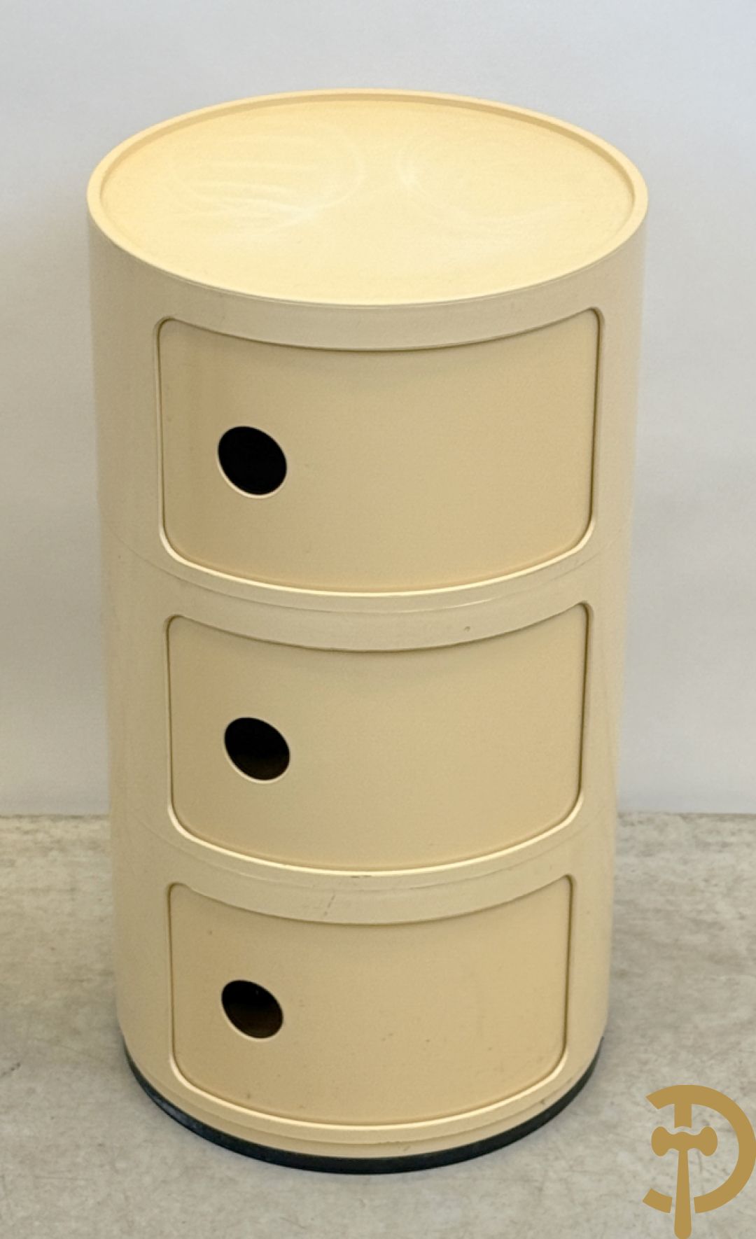 Plexi étagère bijzettafel, designer Anna Castelli voor Kartell