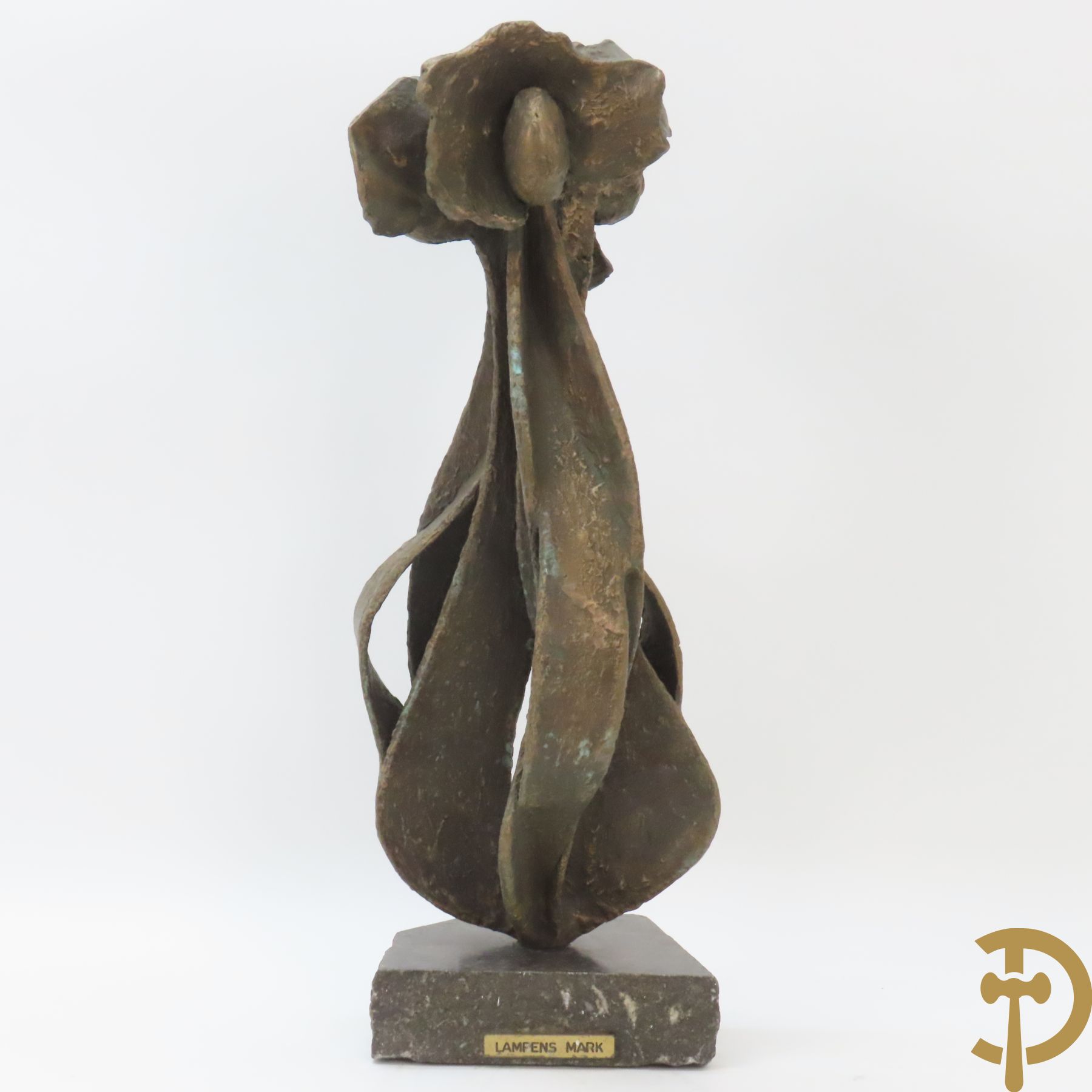 Lampens Marc (van) LM gemonogrammeerd - Bronzen gepatineerde bloem