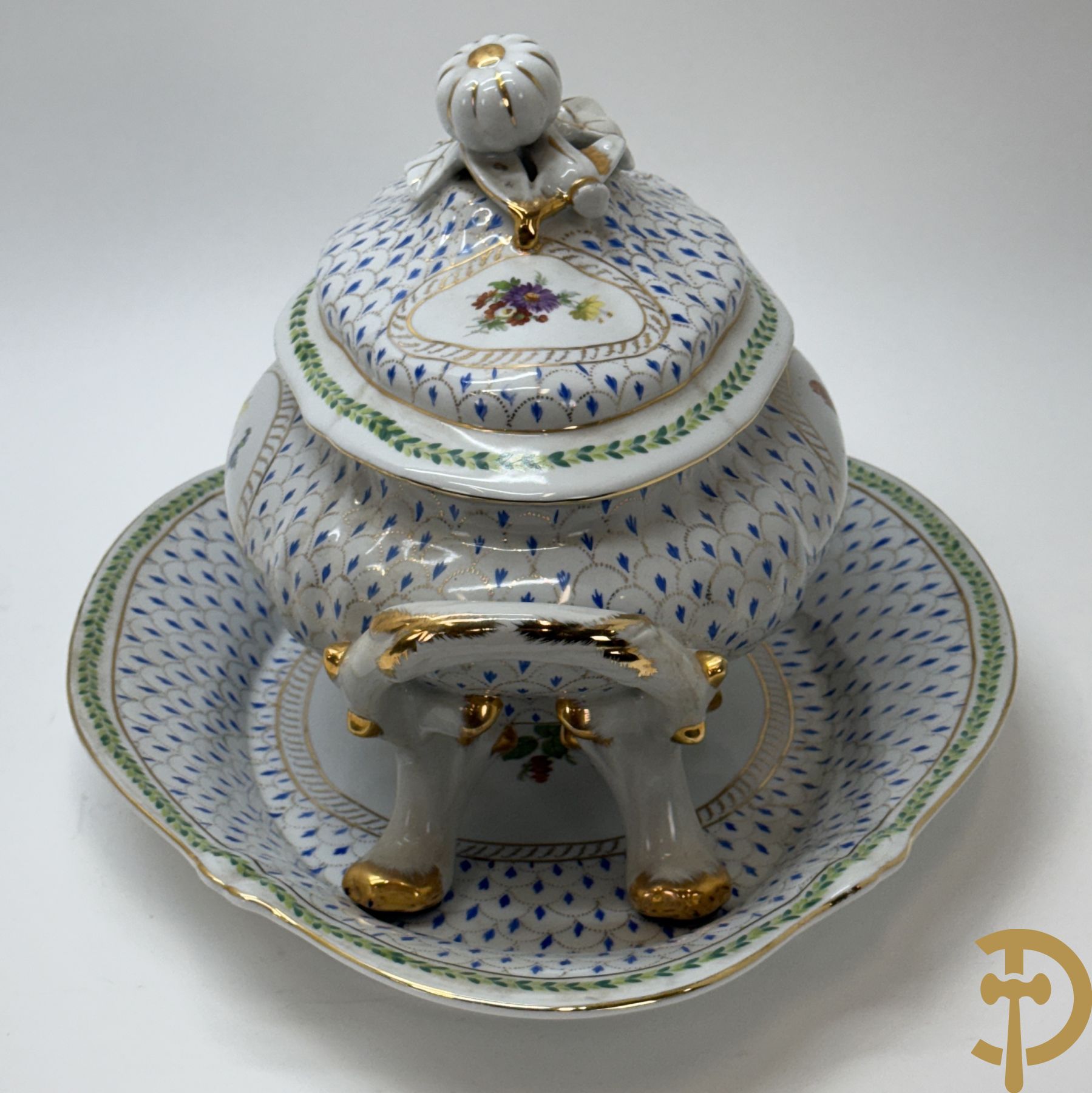 Wit porseleinen milieu de table met bloemendecor, Limoges gemerkt