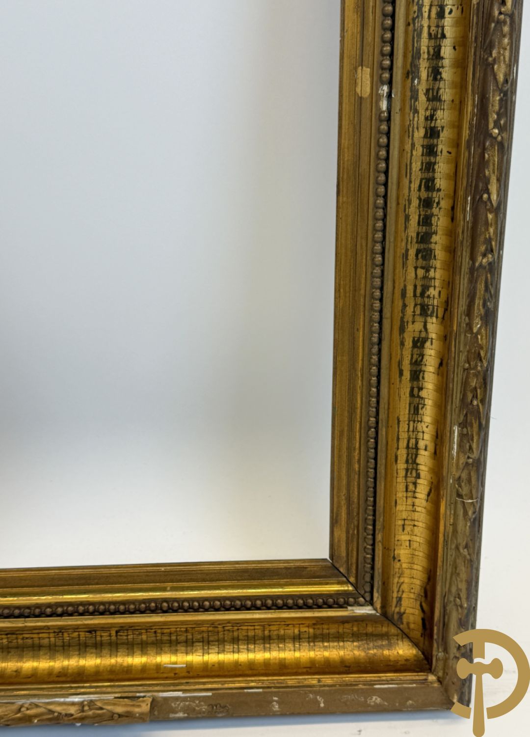 Oude vergulde lijsten Louis XVI stijl, deels met moulures