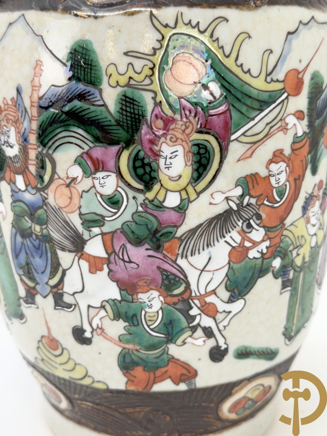 Paar Nankin vazen met krijgerdecor