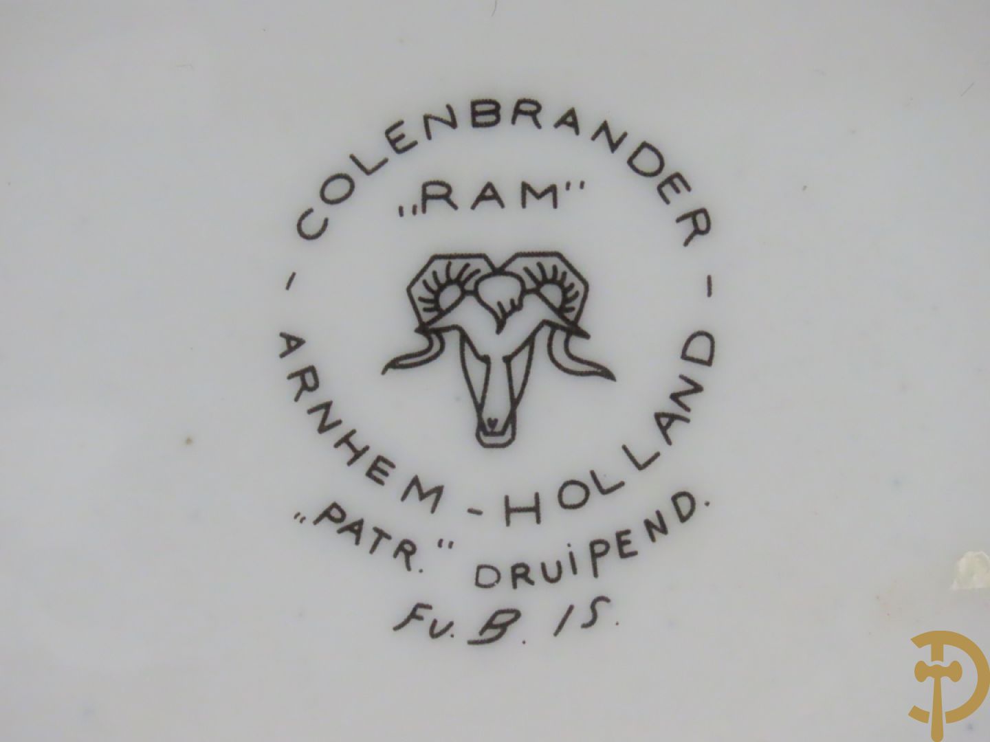 Twee Hollandse vazen met bloemendecor, Colenbrander Arnhem Holland