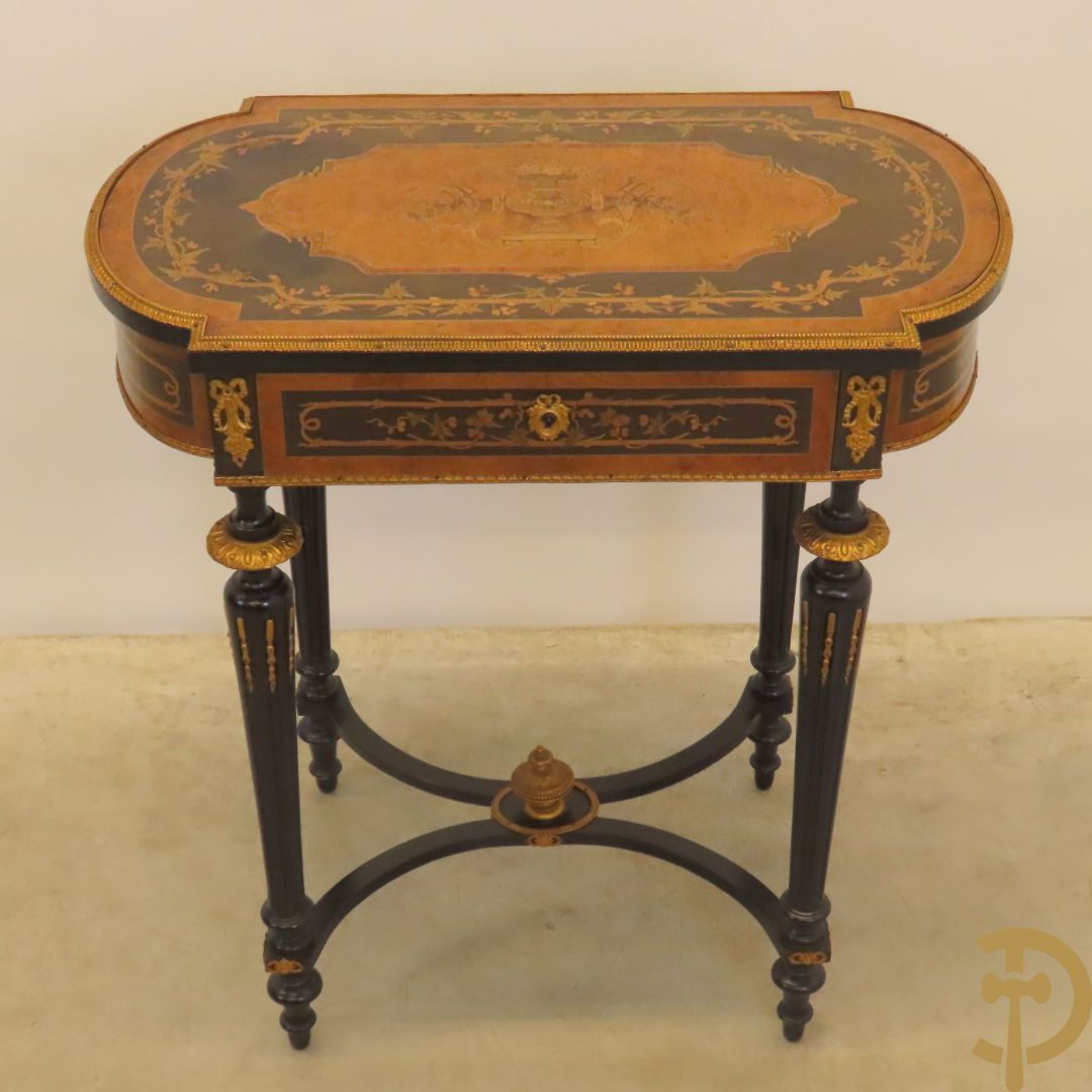 Napoleon III openklapbare opschiktafel/naaitafel met bloemenmarquetterie en amfoor in bovenblad, 19e