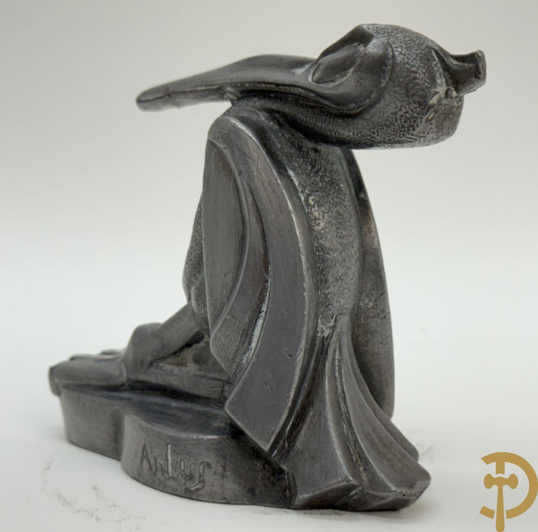 Mascotte voor een auto : ARTUS get. (pseudoniem Max Le Verrier) 