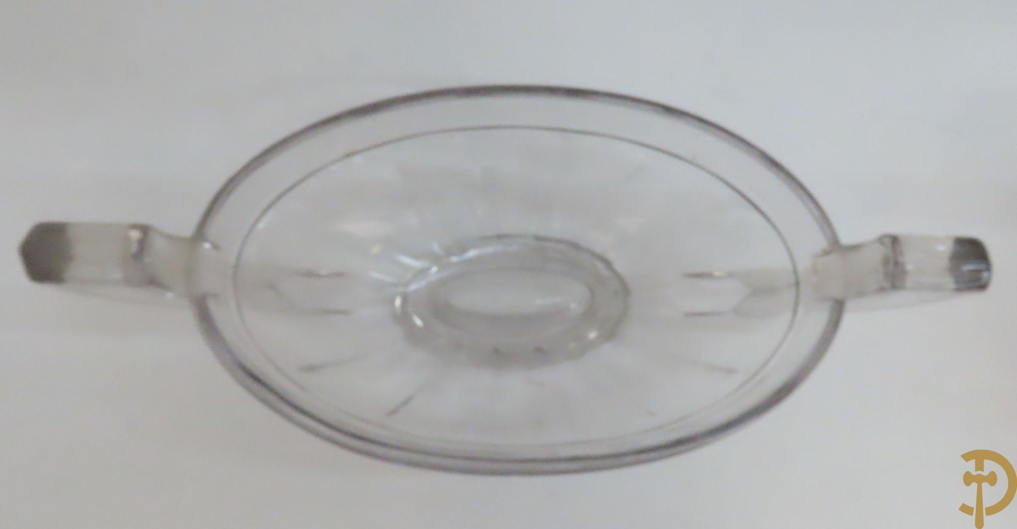 Vier coupes in gekleurd geperst Val-Saint-Lambert glaswerk + 3 coupes Scailmont