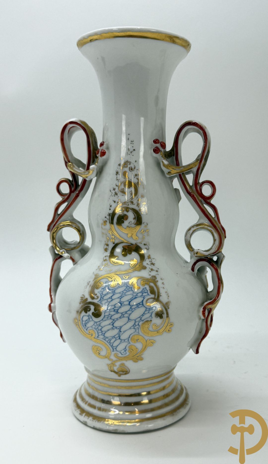 Paar Vieux Paris vazen met romantisch handbeschilderd tafereel