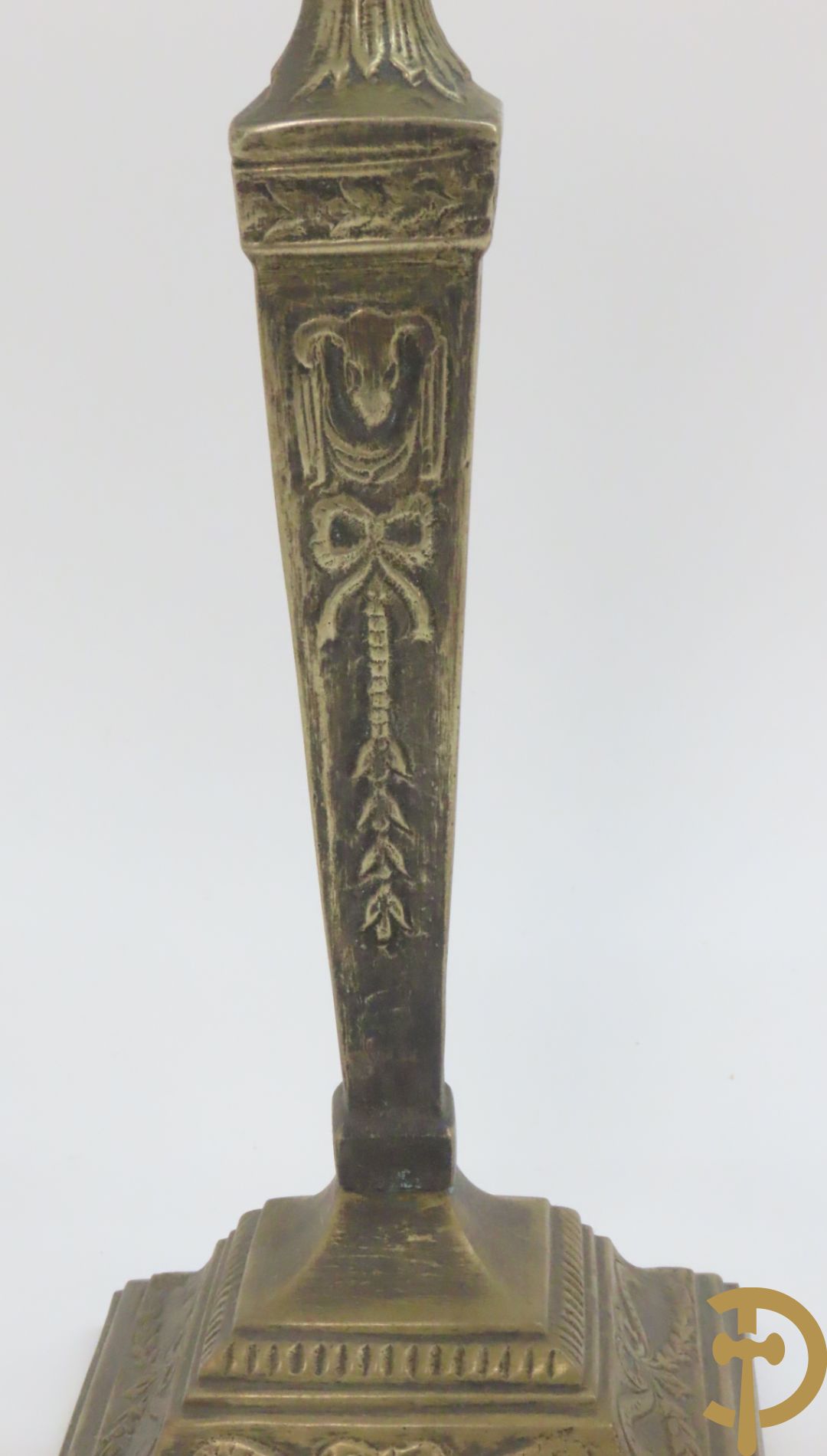 Zes paar verzilverde kandelaars