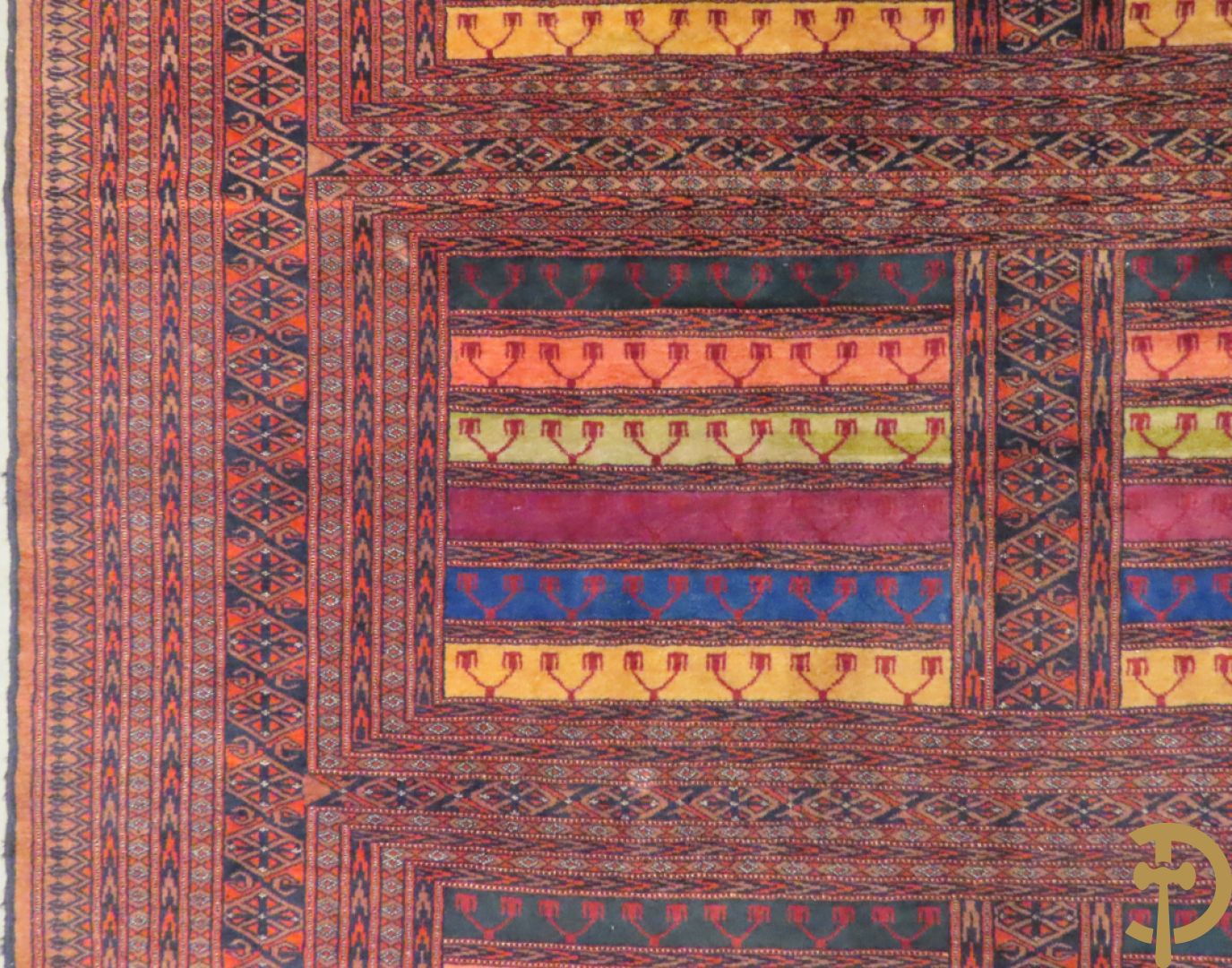 Oosters handgeknoopt tapijt