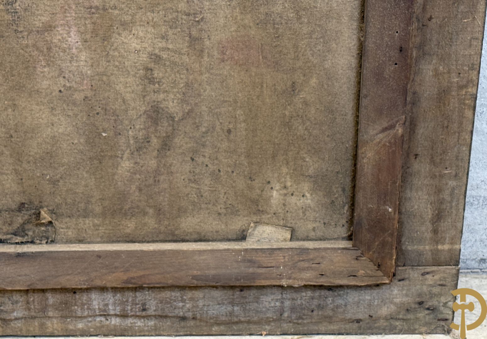 Onleesbaar getekend links onder 