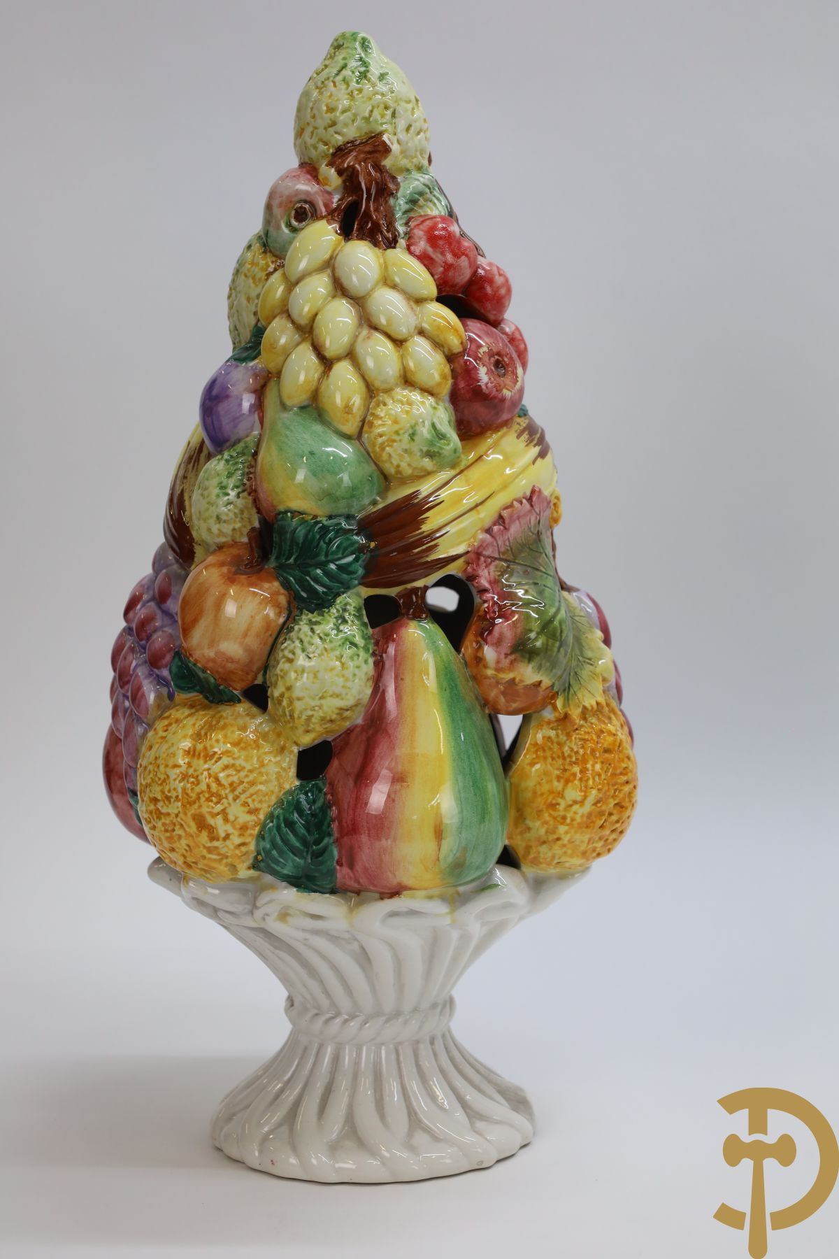 Fruittoren in Italiaanse faience