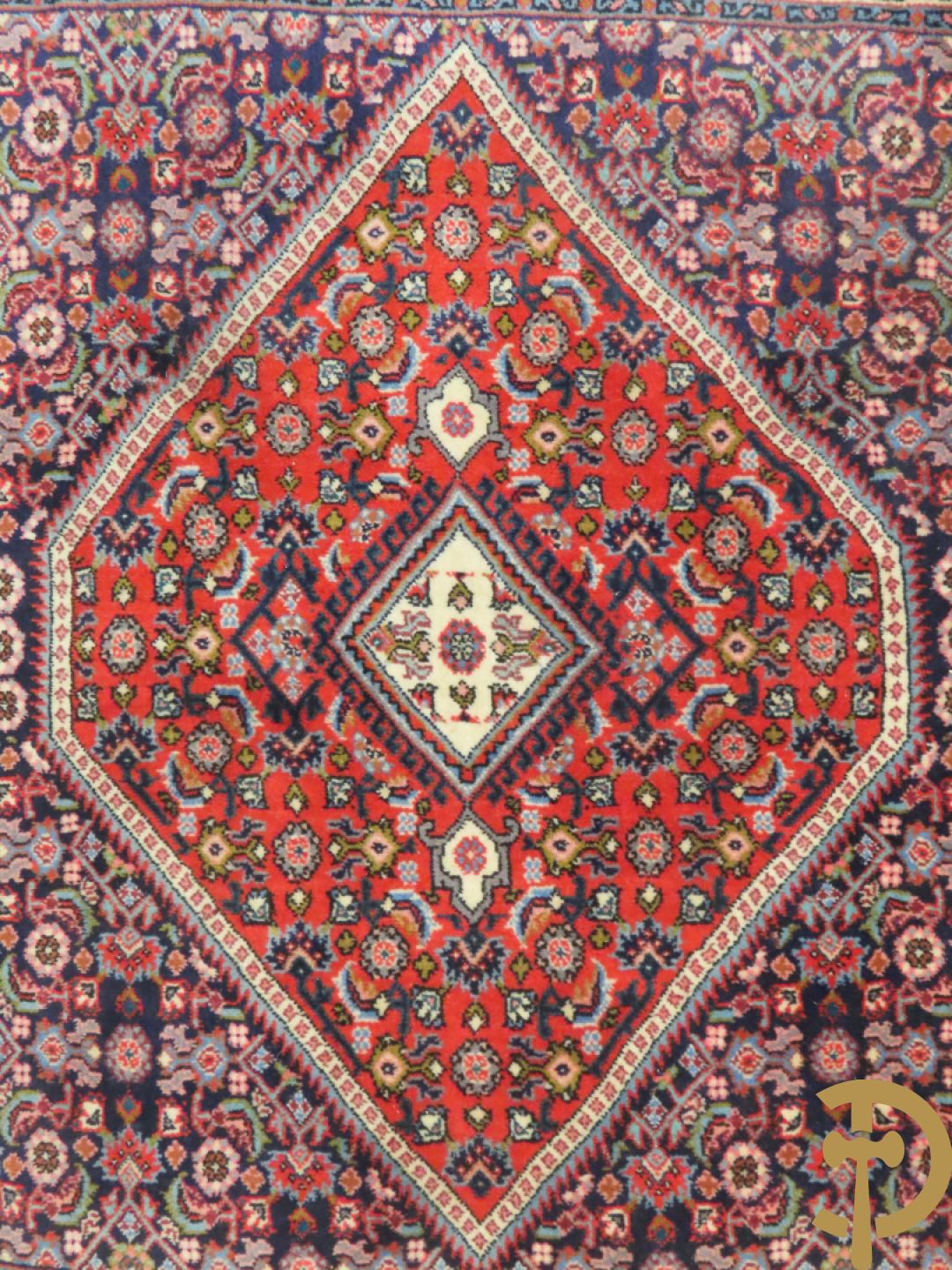 Vijf oosterse handgeknoopte tapijten