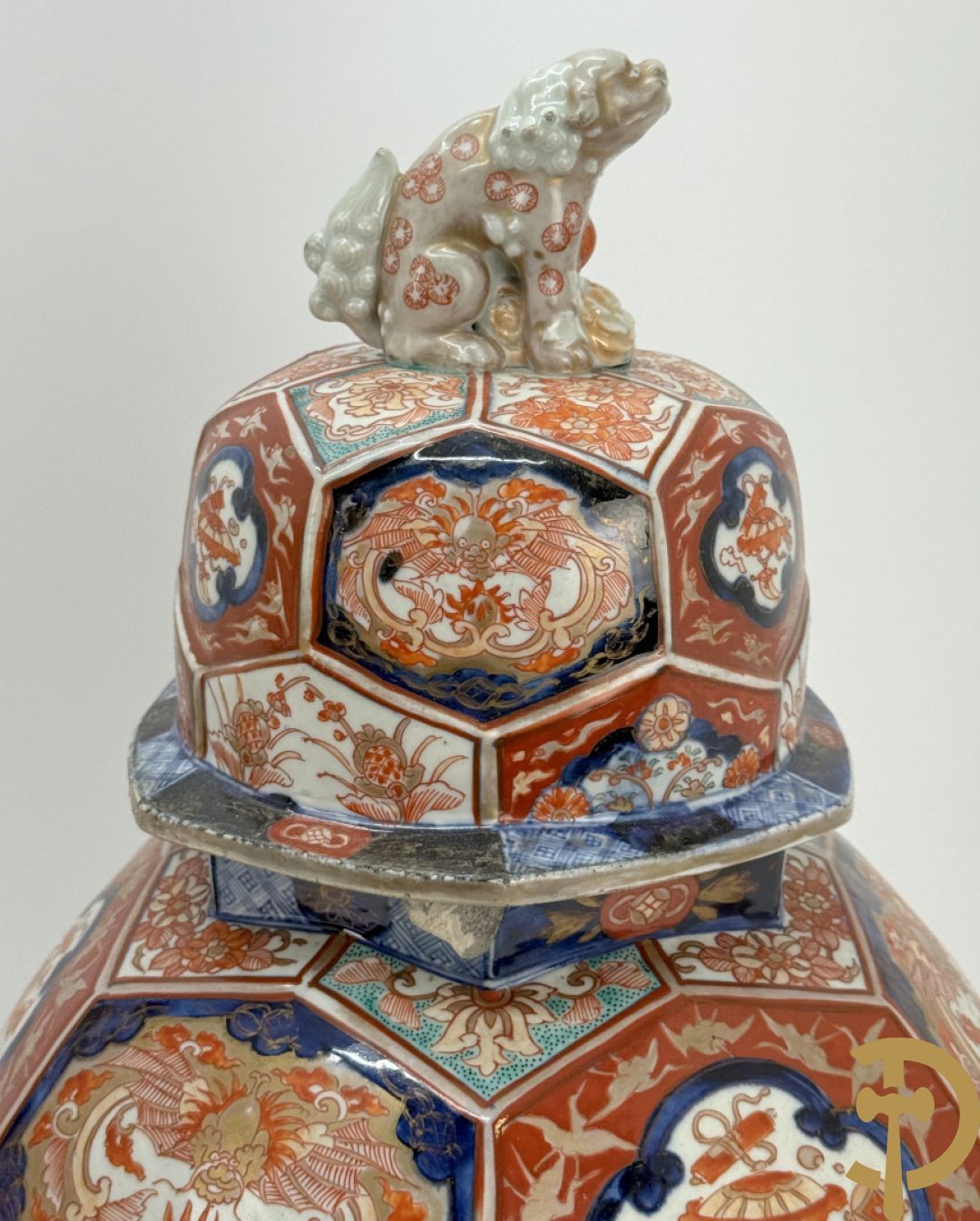Japanse Imari vaas met fo-hond bezet, 19e