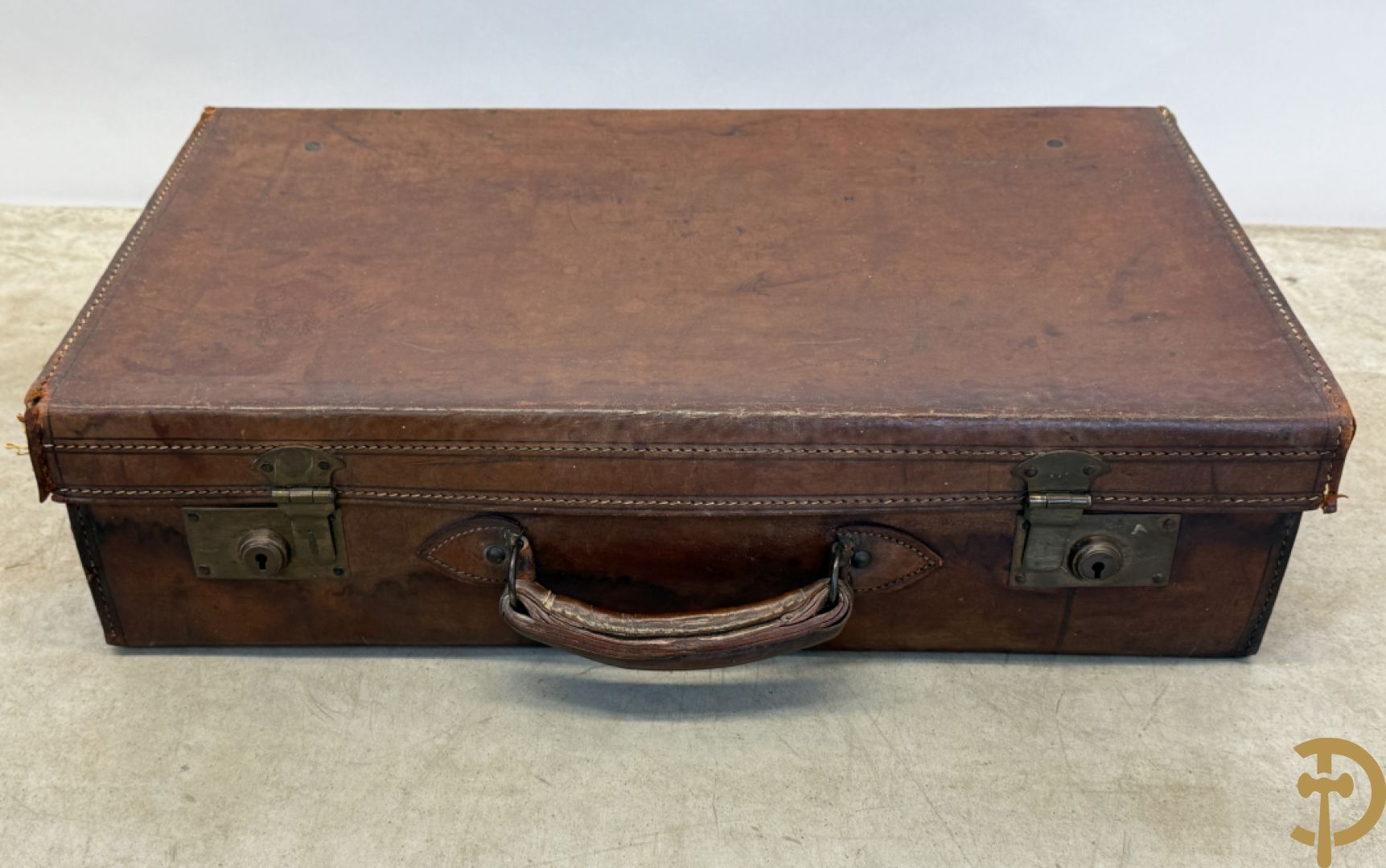 Drie oude lederen valiezen + reistas