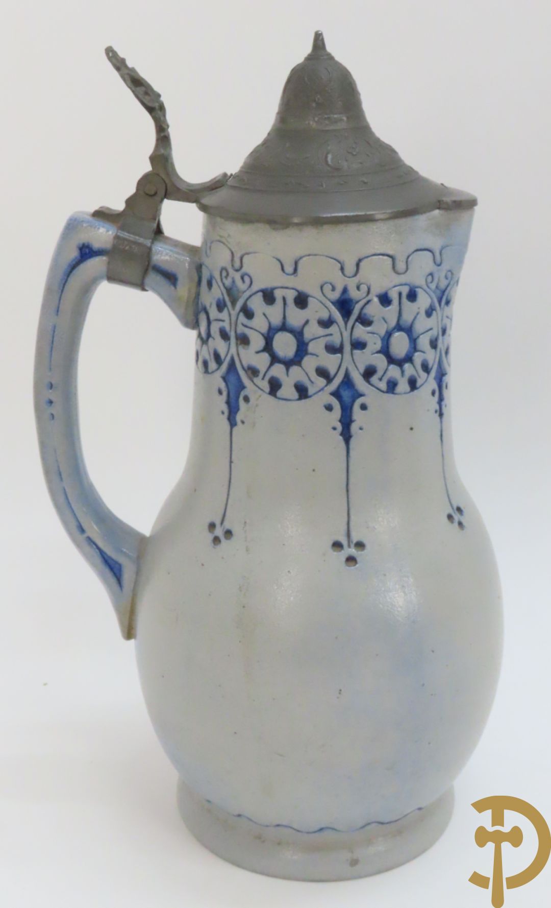 Langerwehe steengoed kruik + twee steengoed veldkruiken +Keulse dekselkan + bronzen mortier met stamper