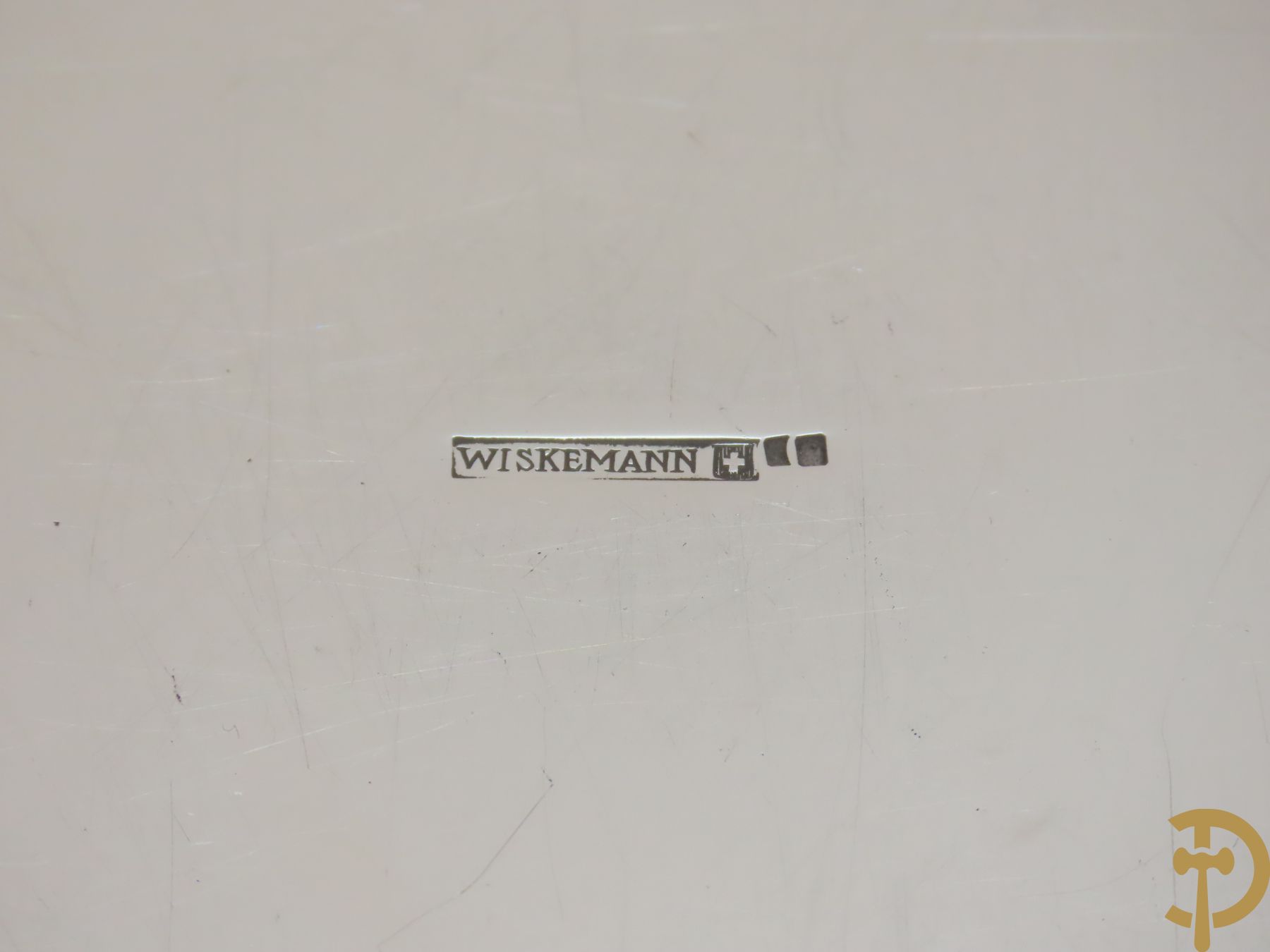 Drie verzilverde koffiestellen op plateau w.o. Wiskemann