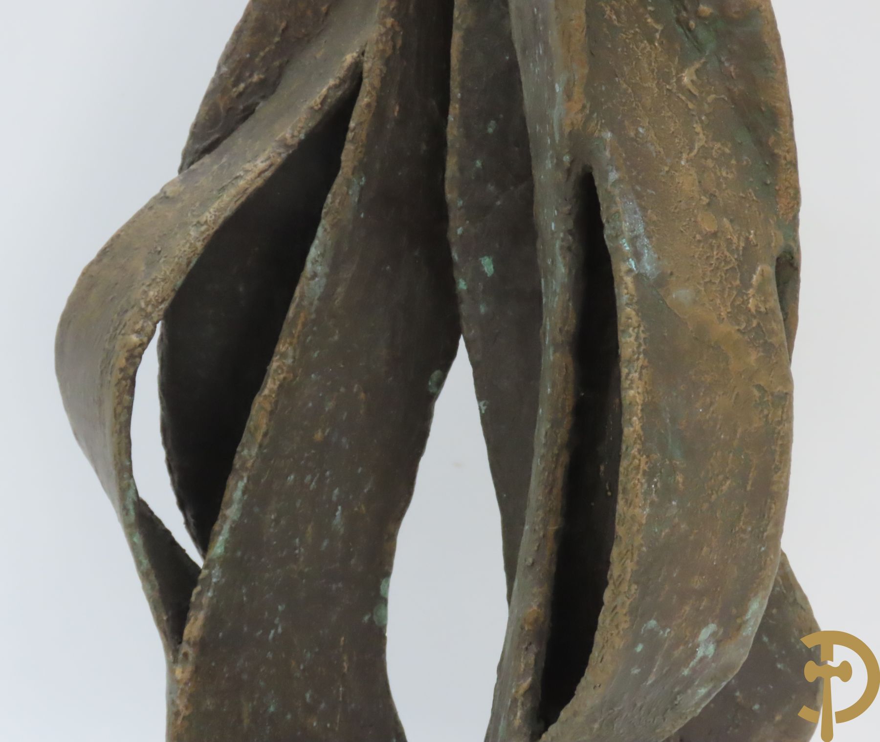 Lampens Marc (van) LM gemonogrammeerd - Bronzen gepatineerde bloem