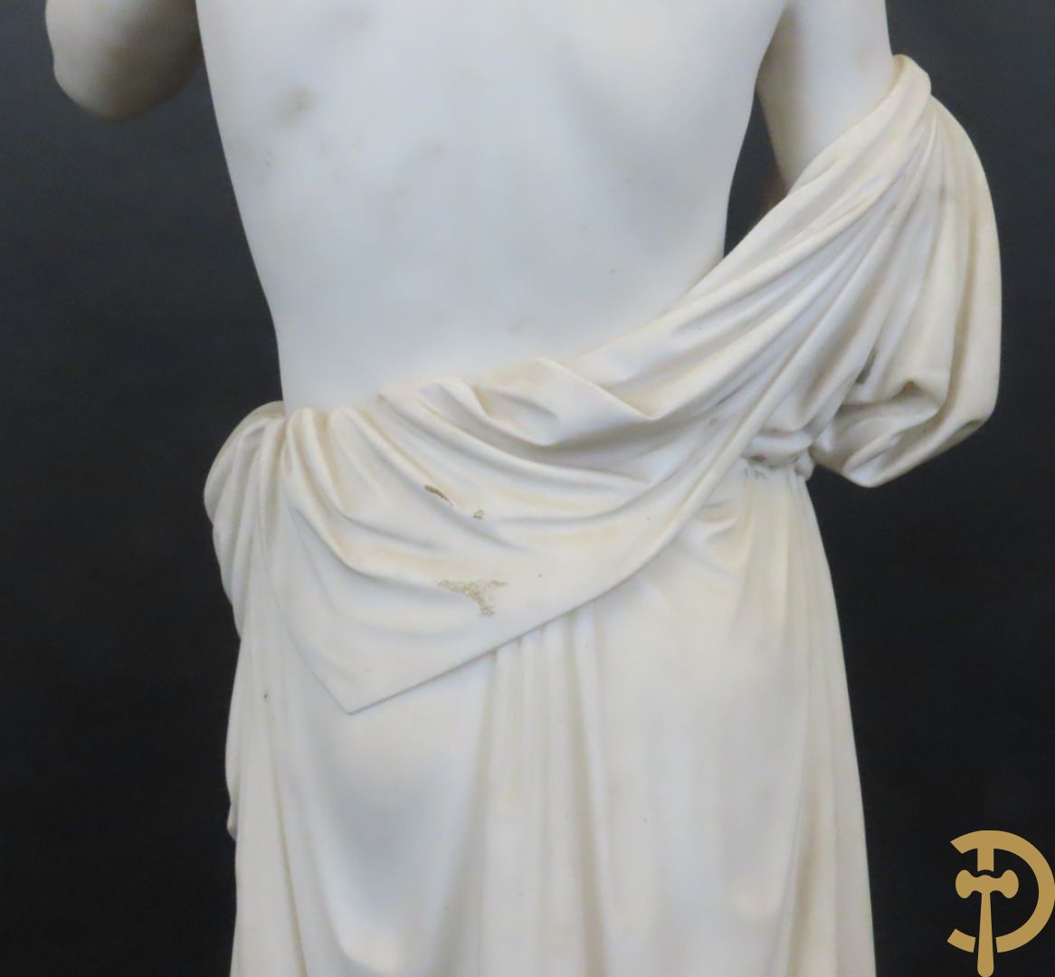 Onleesbaar getekend links achter 