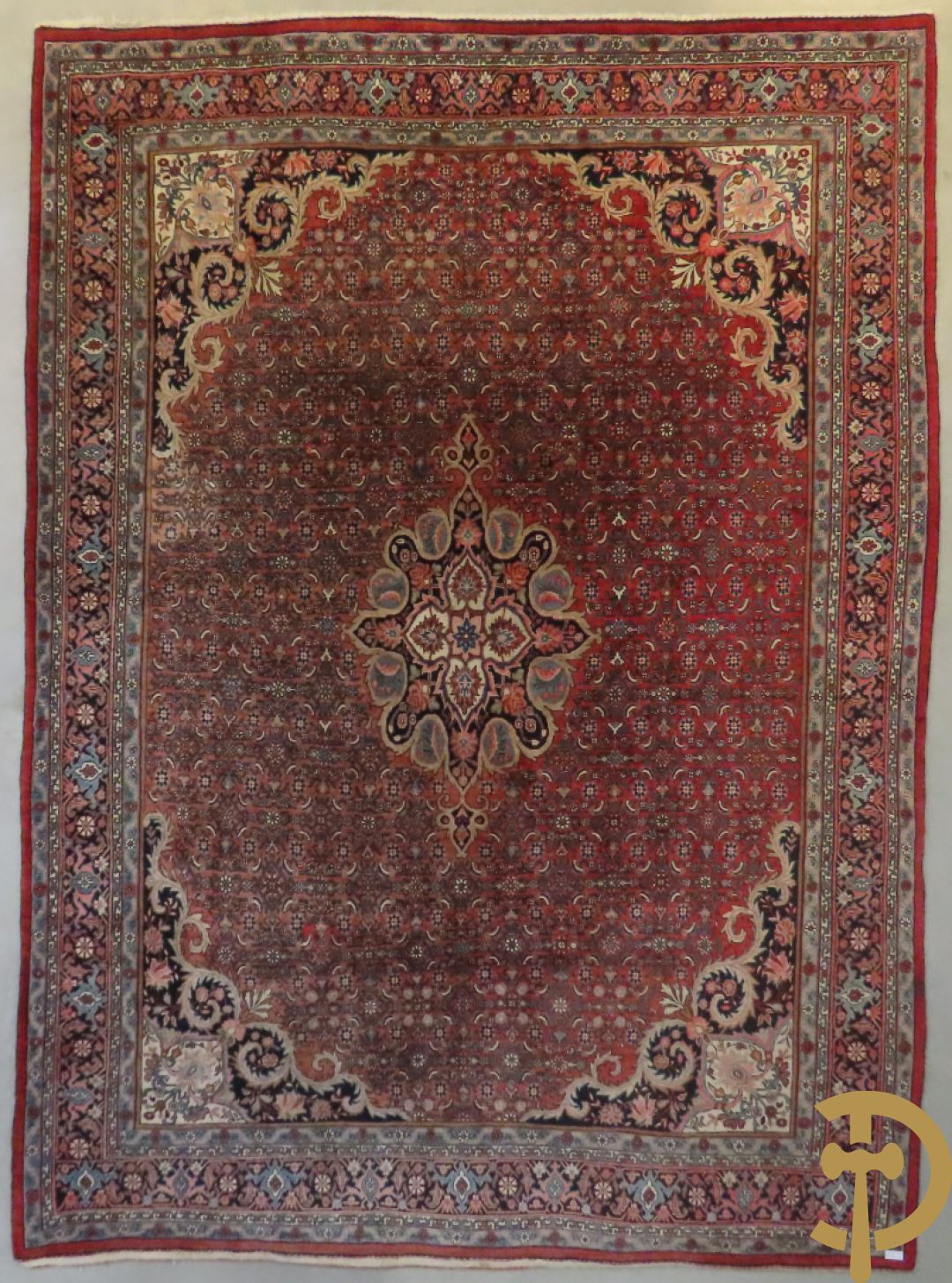 Oosters handgeknoopt tapijt