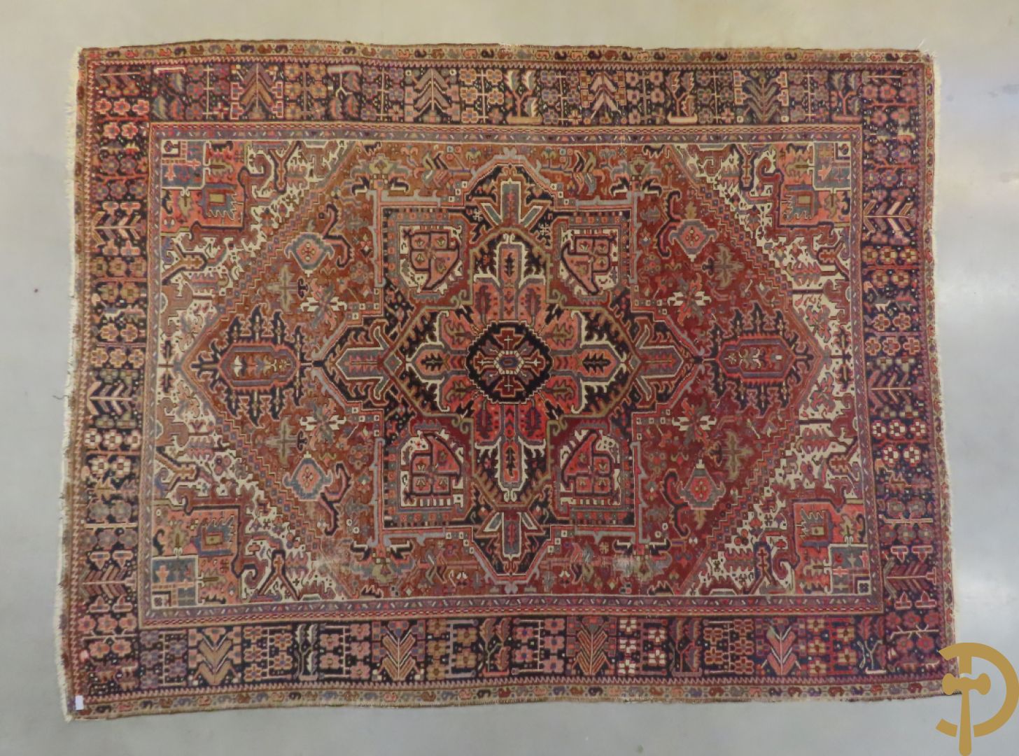 Antiek oosters handgeknoopt tapijt Heriz