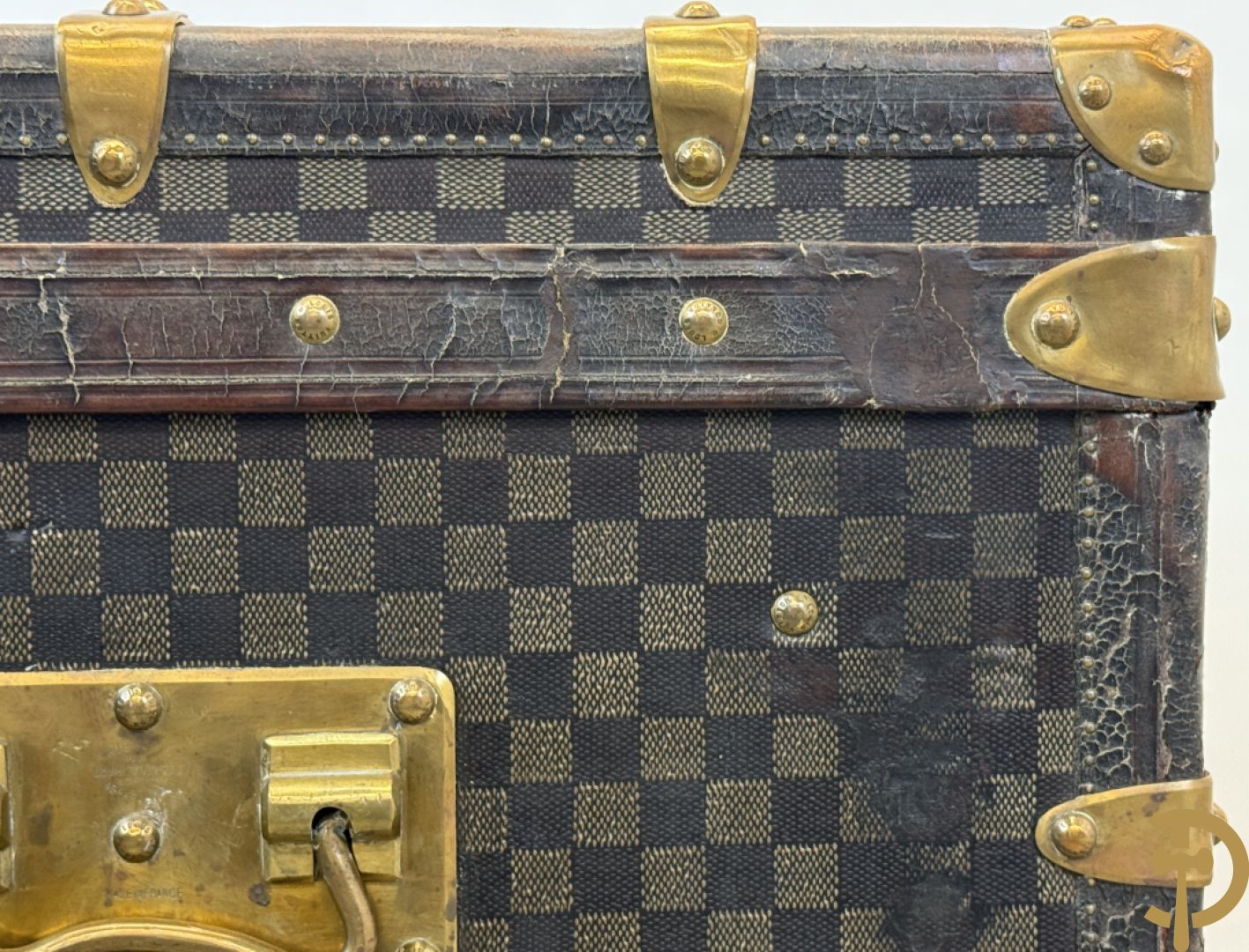 Antieke reiskoffer Louis Vuitton met houten latten, genummerd N41601, met bijhorende sleutel