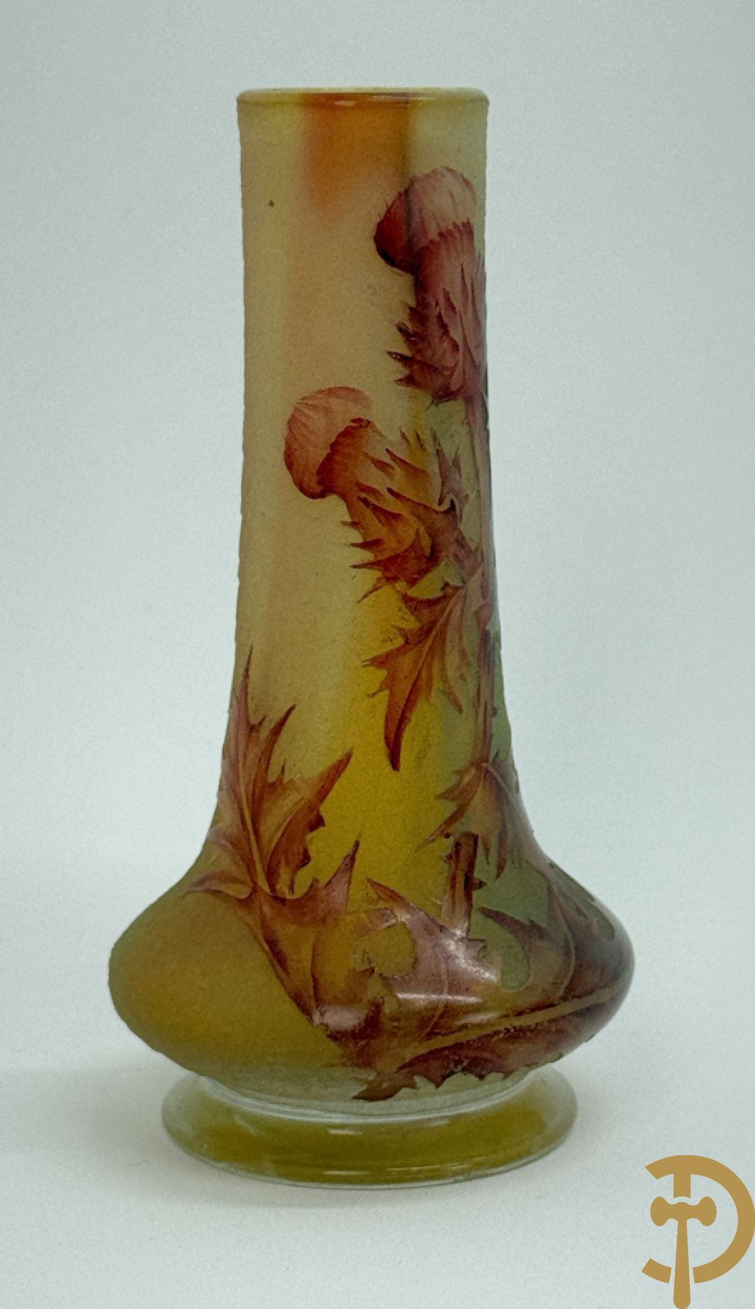 Vaasje in glaspasta met disteldecor, Daum Nancy getekend