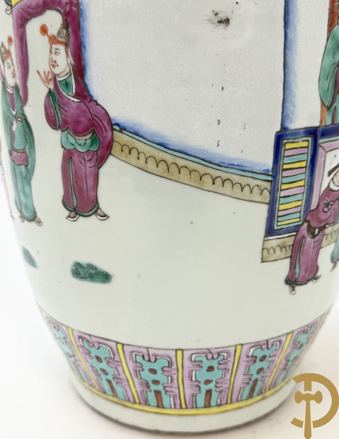 Chinese porseleinen vaas met dubbel decor van geanimeerd interieurzicht en mannen op paarden