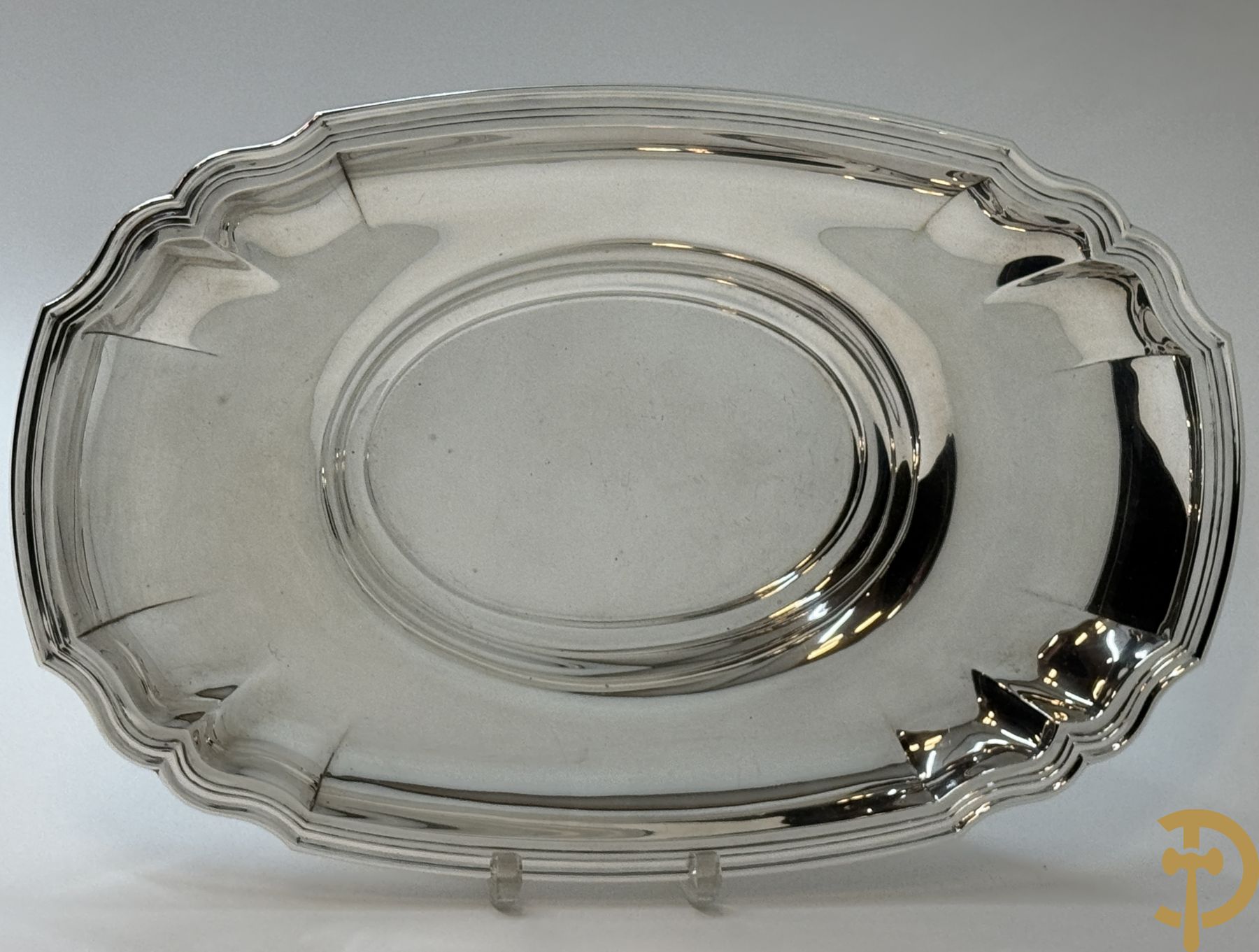 Massief zilveren schotel, Wolfers 835 gemerkt