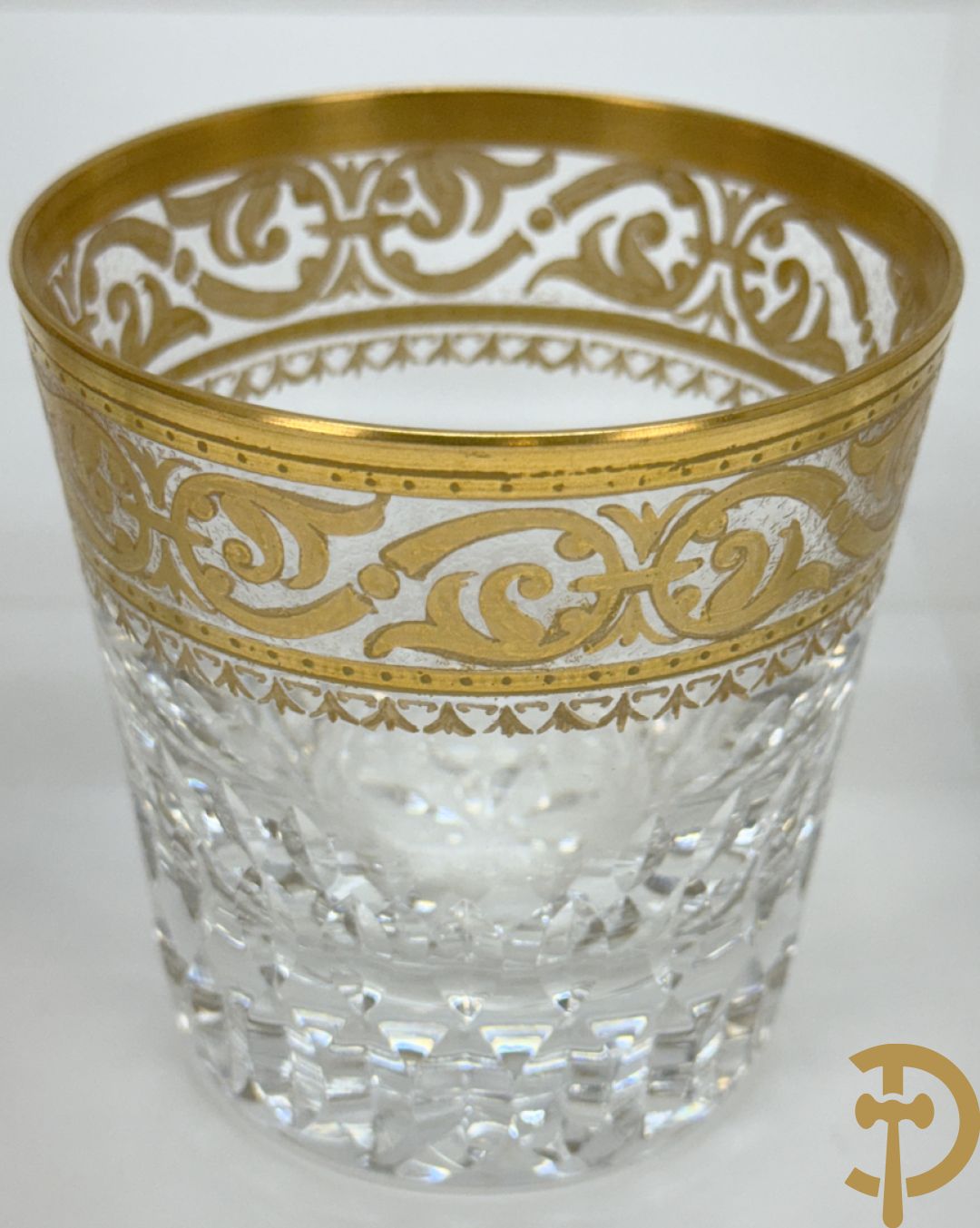 Set van 5 whiskey glazen, 1 waterglas, 1 witte wijnglas, 1 rode wijnglas, 1 champagnefluit en 
1 Longdrink glas, Saint Louis, model Thistle