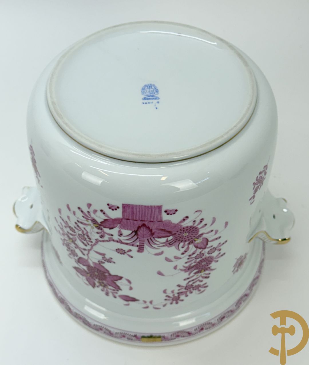 Porseleinen coupe met bloemendecor en 2 oren gemerkt Herent