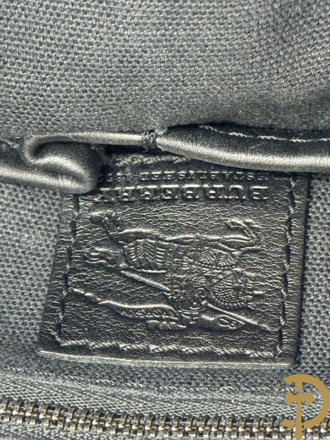 Schoudertas Burberry in stof en leder met bijhorende zak