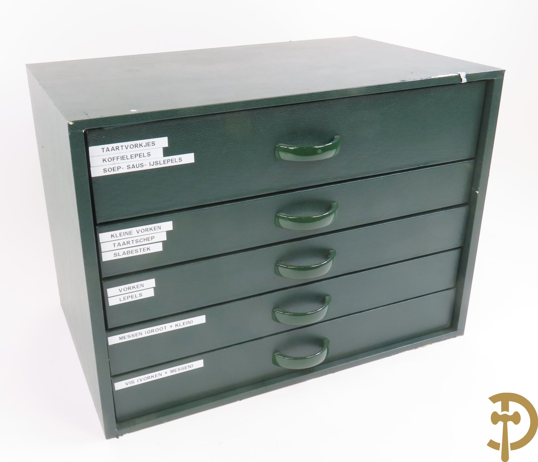 Verzilverd bestek 100/1000 bestaande uit 9 reeksen van 12 en 16 losse stukken