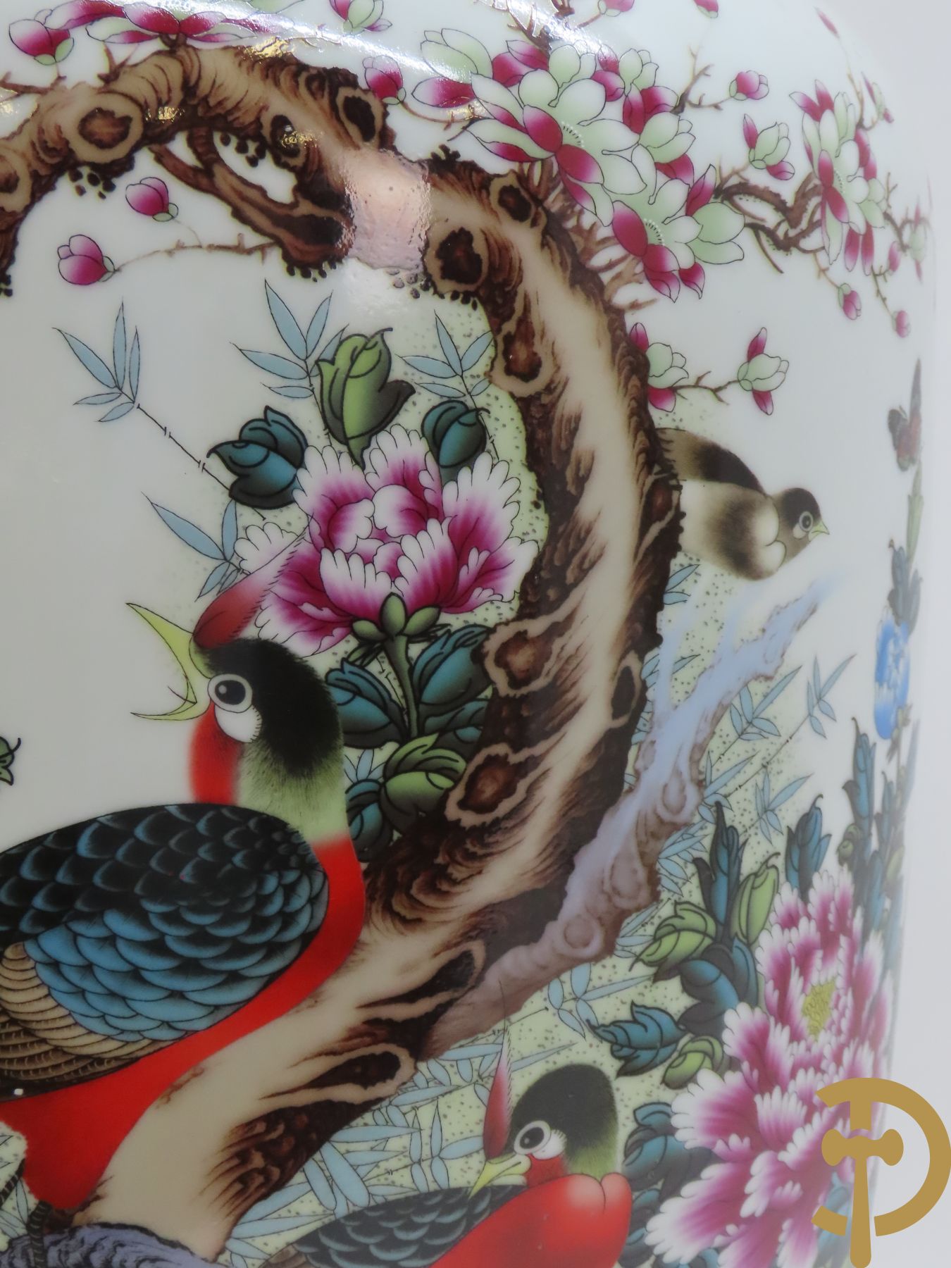 Chinese porseleinen vaas met vogel- en bloemendecor