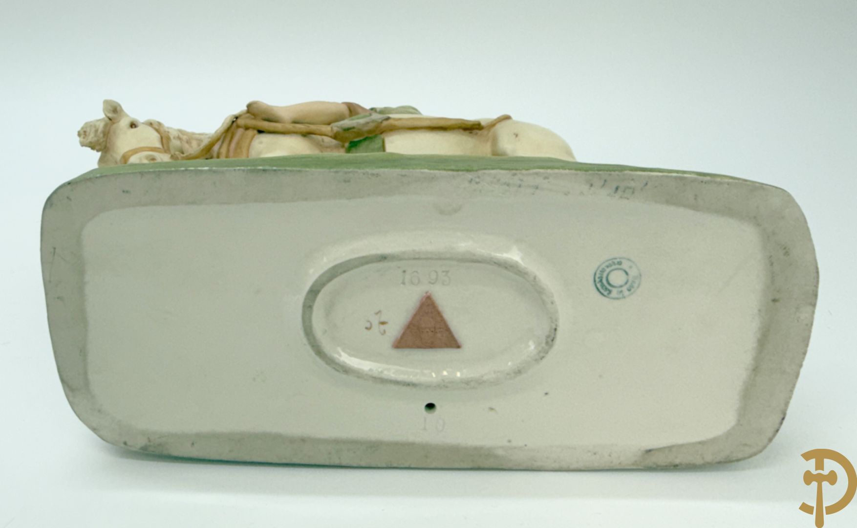 Royal Dux van jongeman op boerepaard, nummer 1693