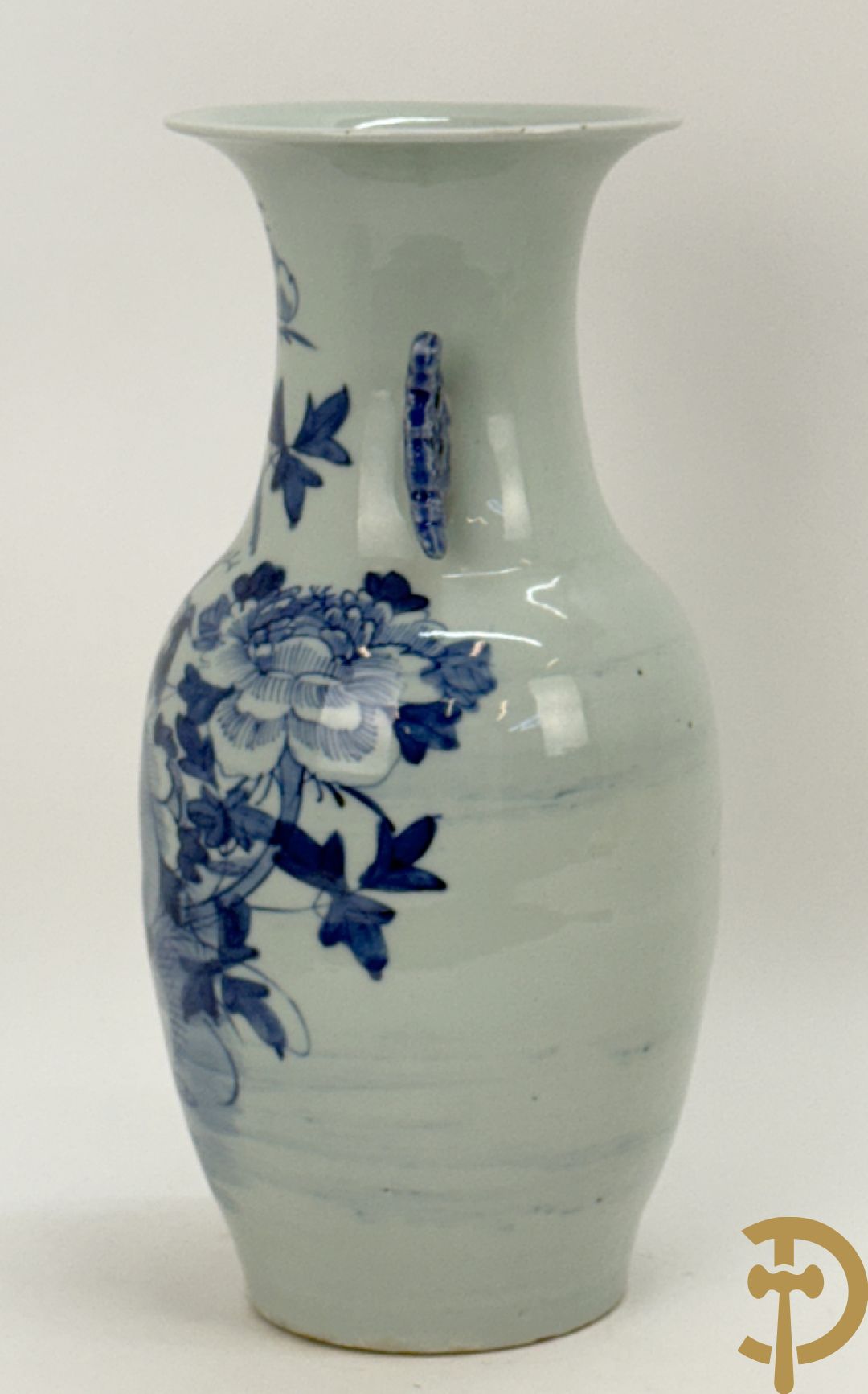 Chinese blauw/witte porseleinen vaas met bloemen en vogeldecor