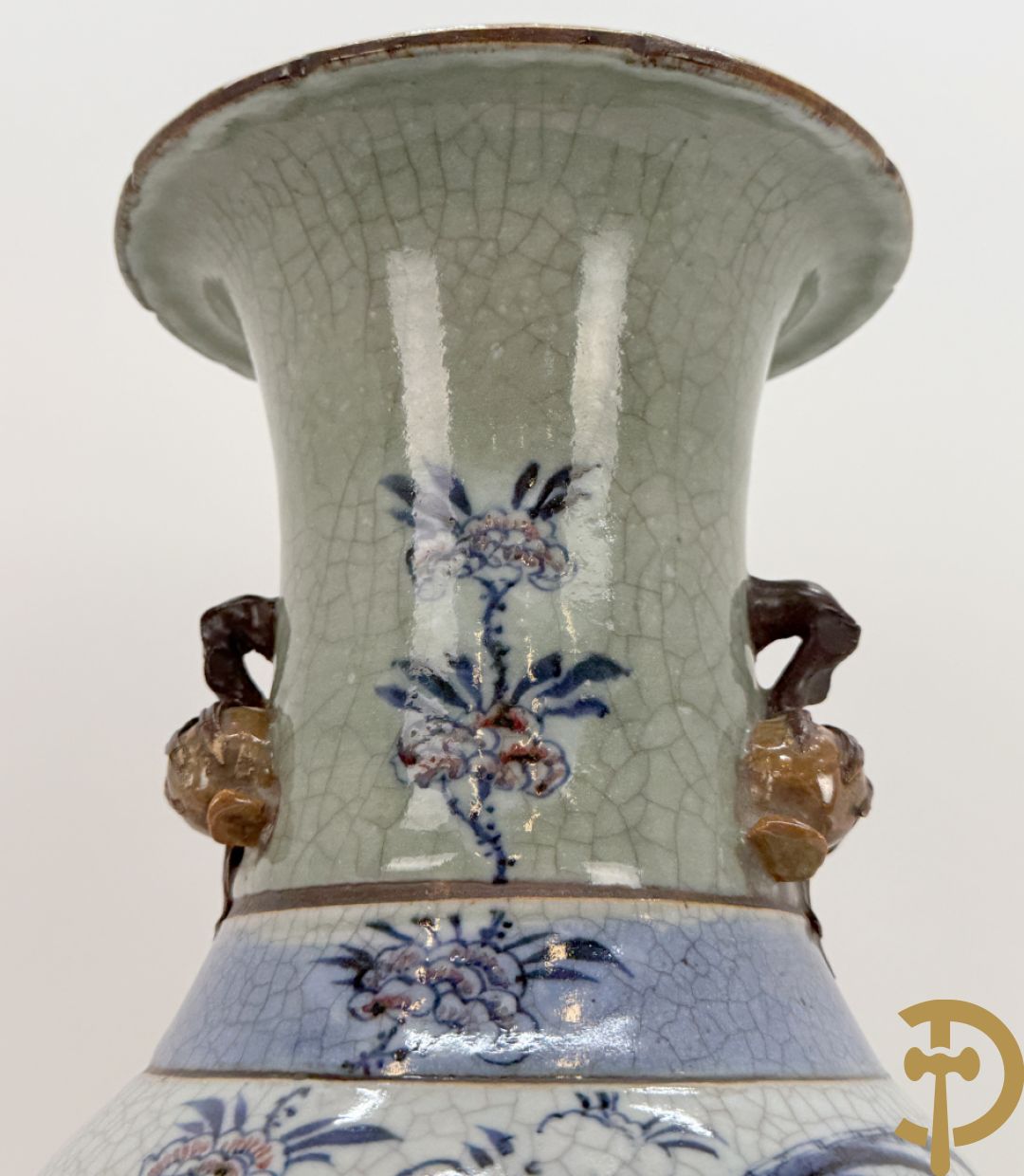 Chinese porseleinen blauw/witte Nankin vaas met bloemen- en vogeldecor en bezet met vruchten