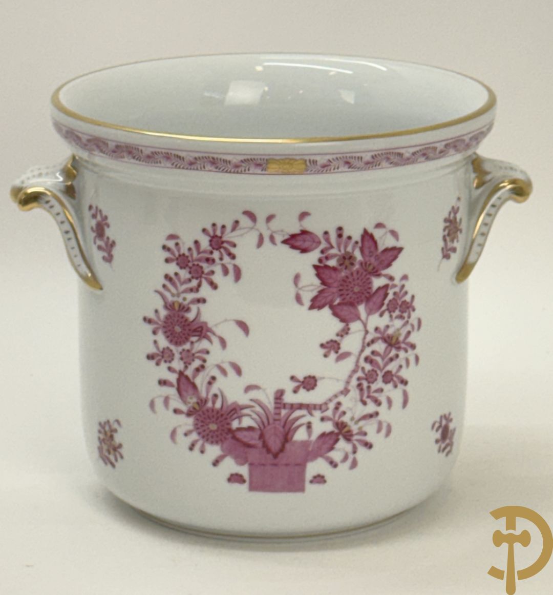 Porseleinen coupe met bloemendecor en 2 oren gemerkt Herent