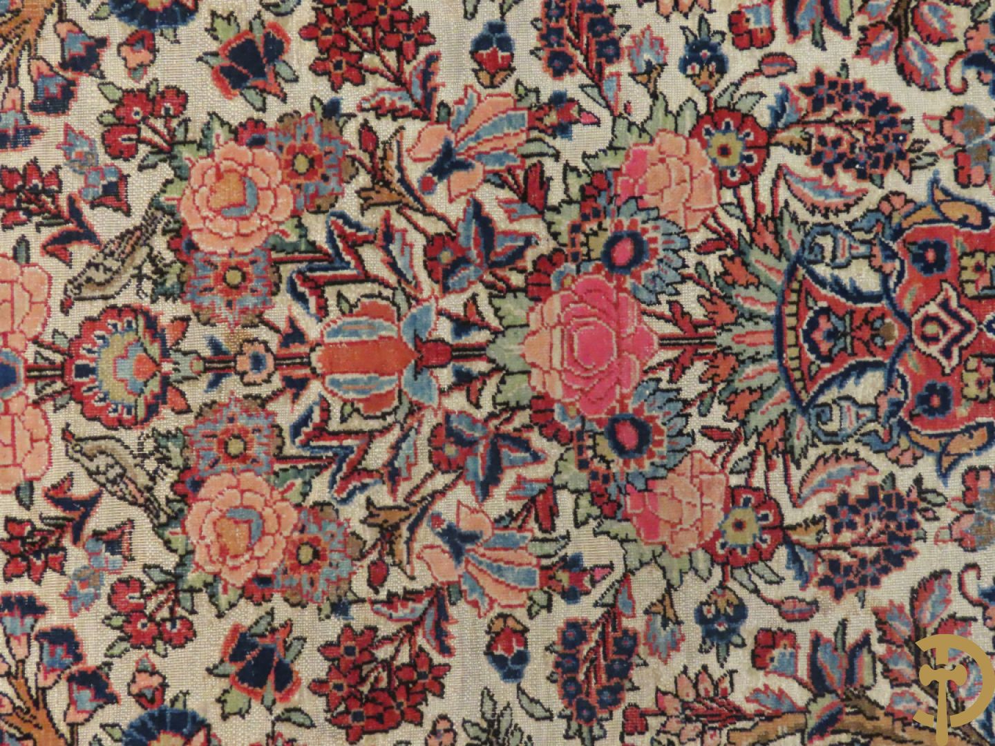 Oosters handgeknoopt tapijt Tabriz met amfoor, bloemen en levensboom