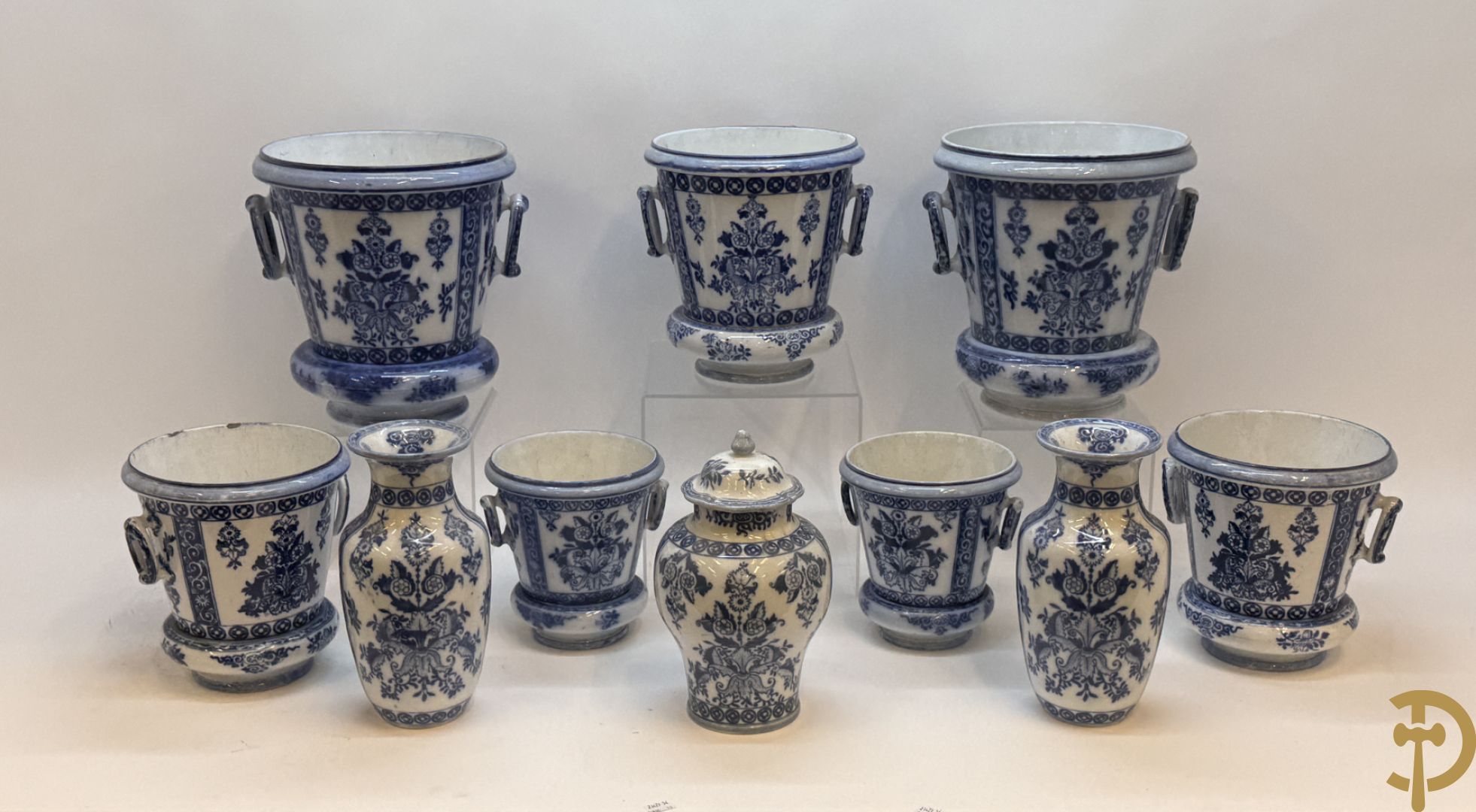 Verzameling cachepots en vazen P. Regout & Cie Maastricht