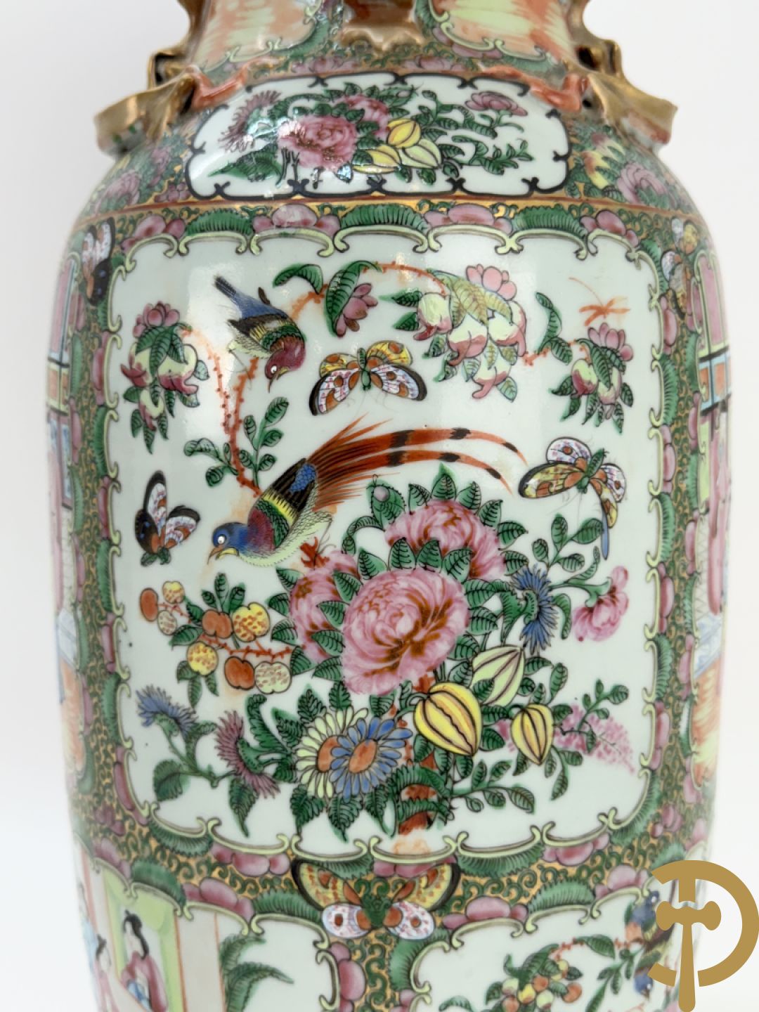 Chinese porseleinen Kanton vaas met geanimeerde taferelen