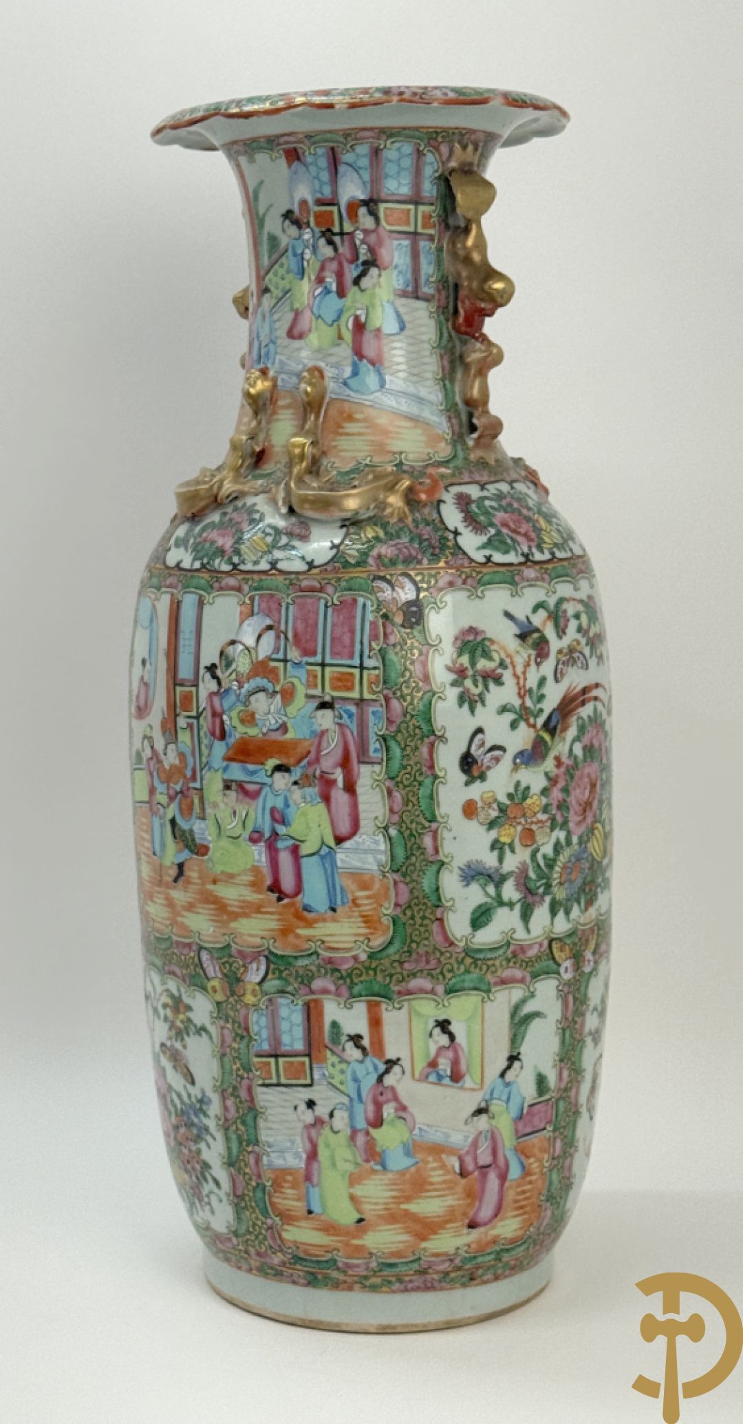 Chinese porseleinen Kanton vaas met geanimeerde taferelen