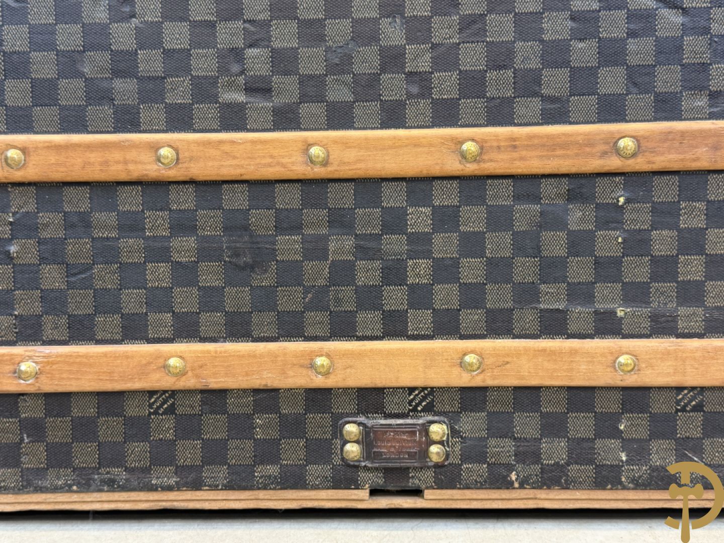 Antieke reiskoffer Louis Vuitton met houten latten, genummerd N41601, met bijhorende sleutel