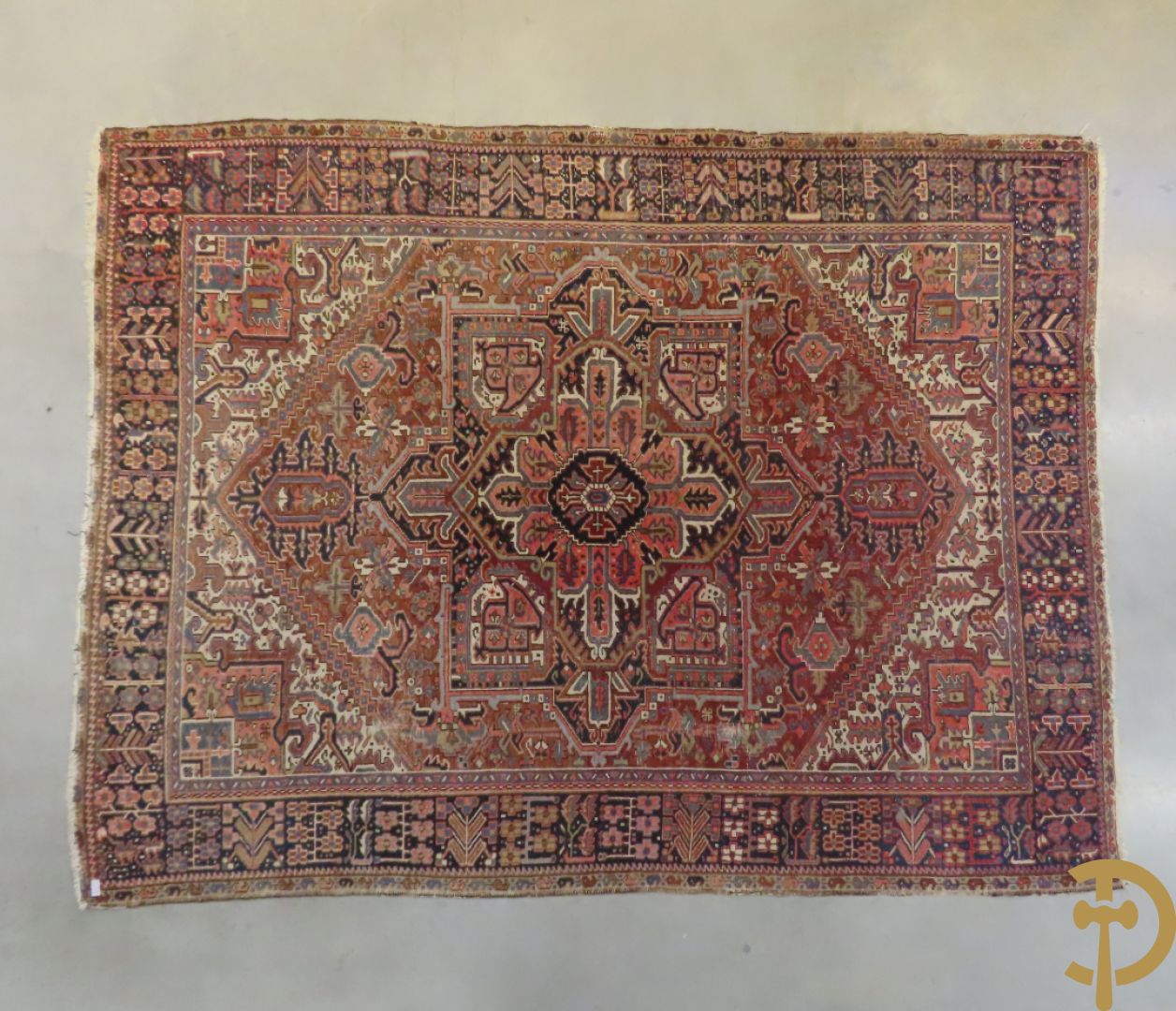 Antiek oosters handgeknoopt tapijt Heriz