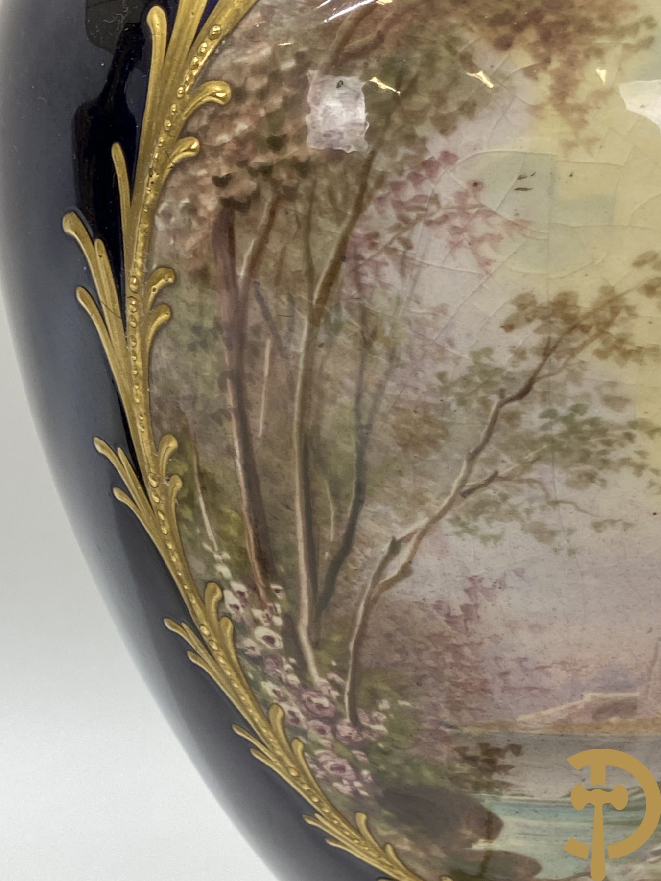 Paar kobaltblauwe porseleinen vazen met dubbel motief als lampadaire