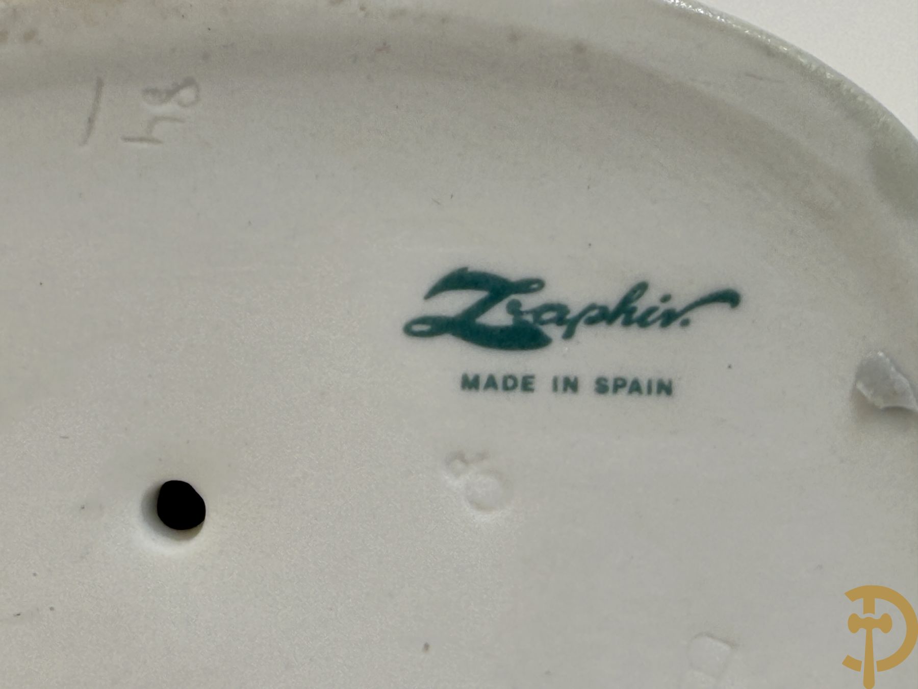 Vier Spaanse gekleurde biscuits met kinderen, Zaphir gemerkt + Italiaanse biscuits met cupido