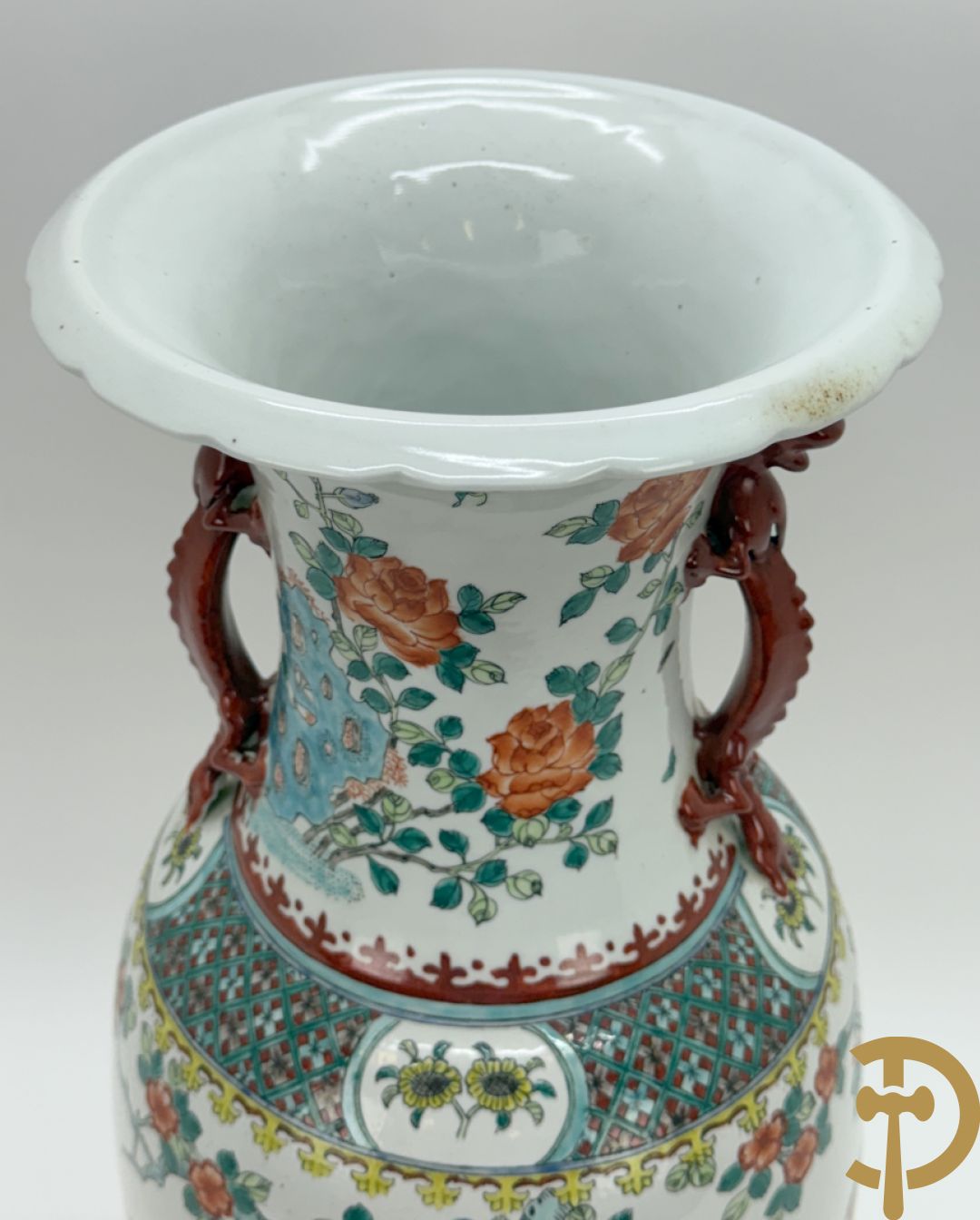 Chinese porseleinen vaas met bloemen en vogelmotieven